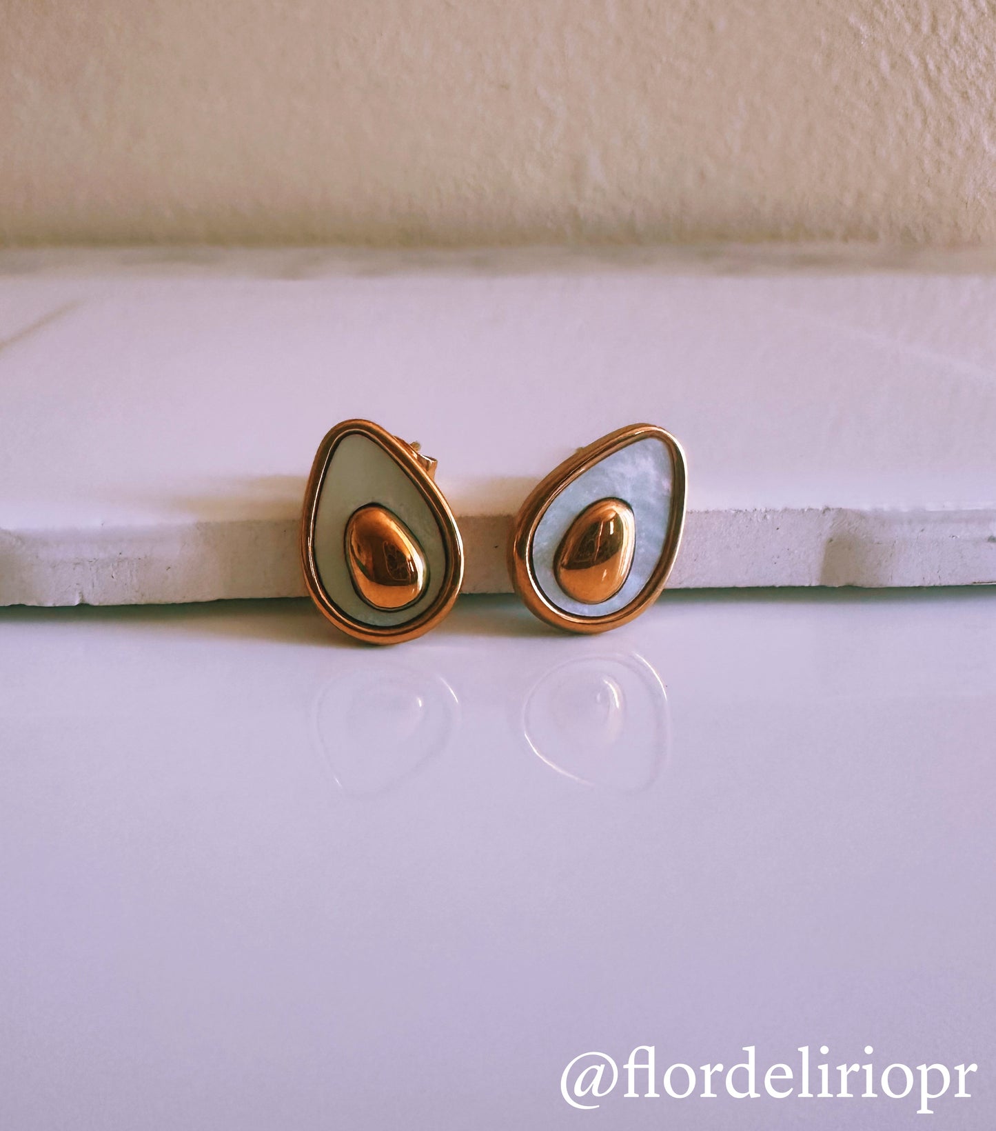 Avocado earrings