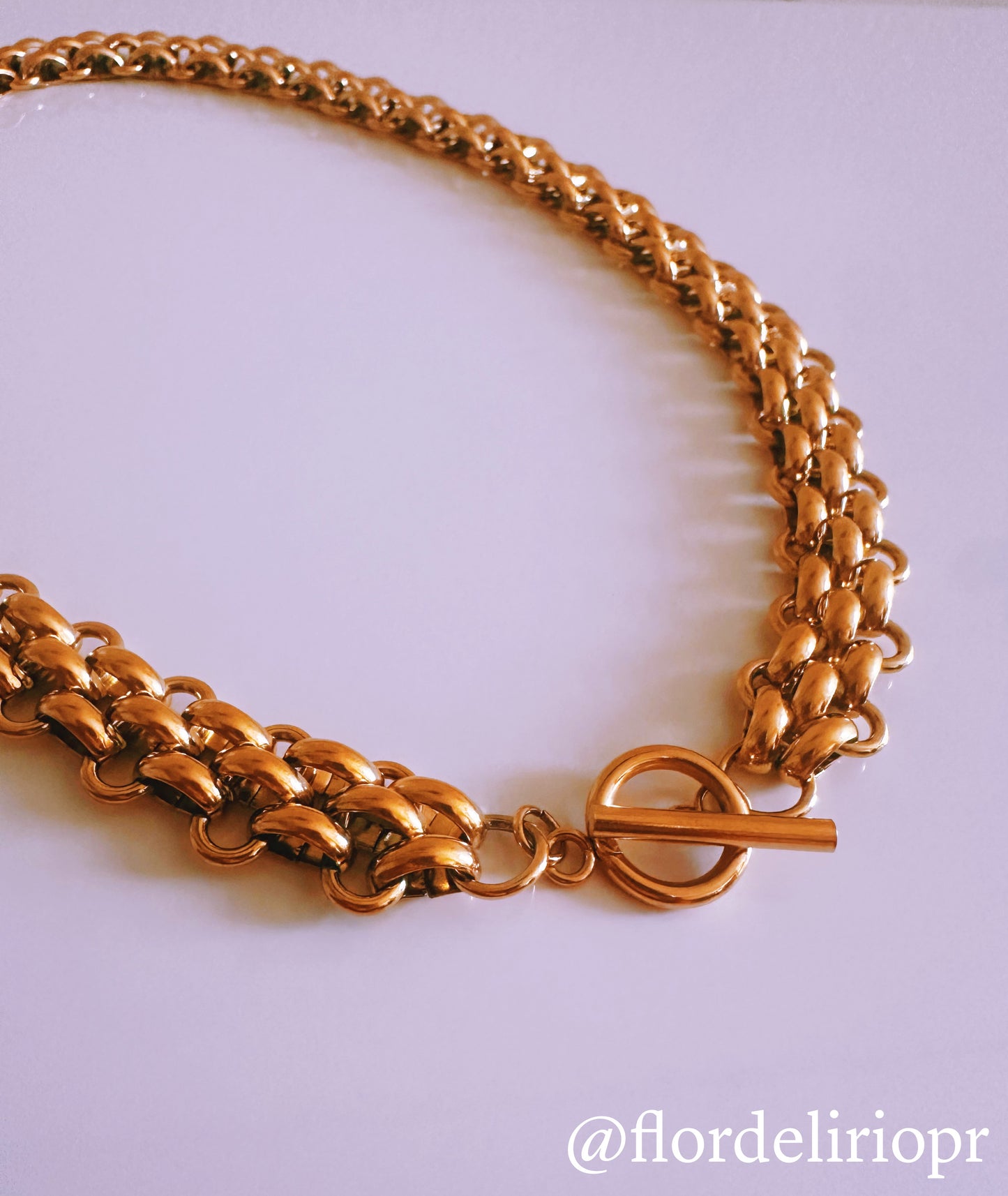 Chunky gold necklace