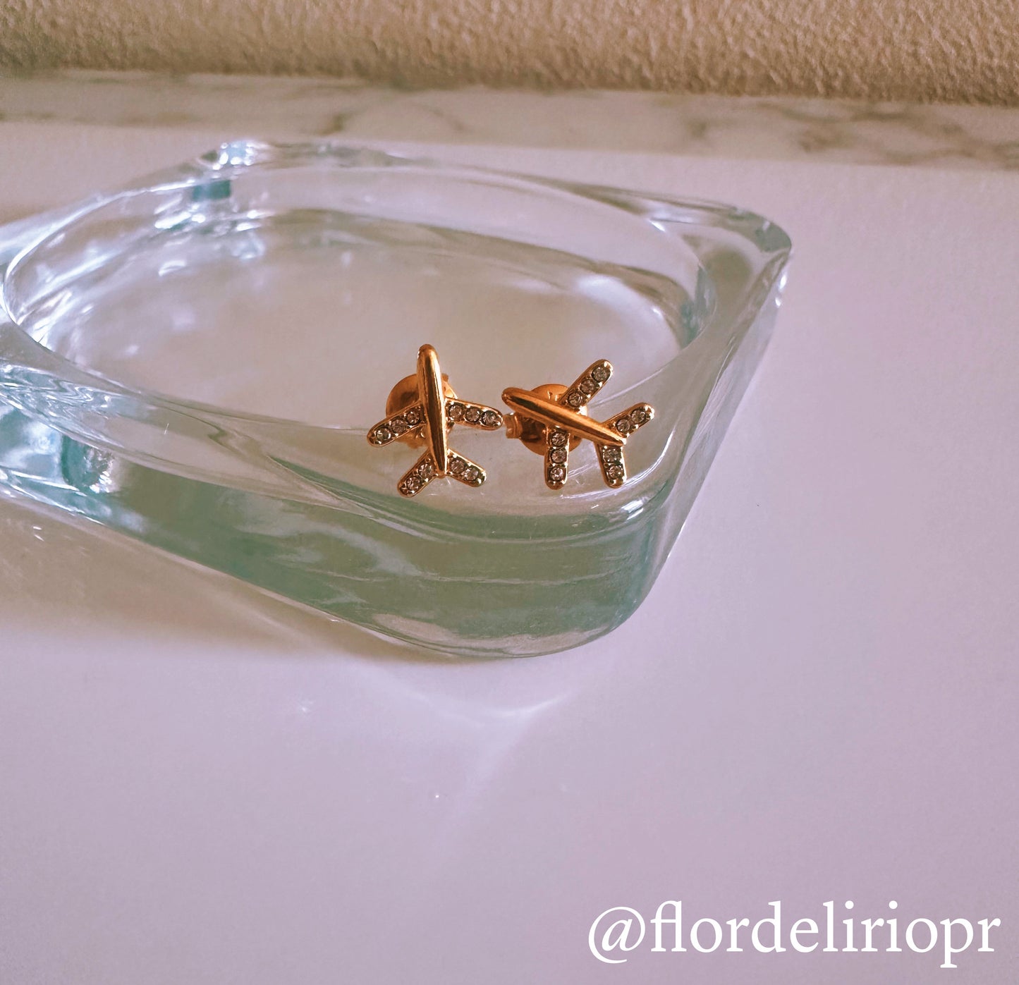 Zircons airplane studs