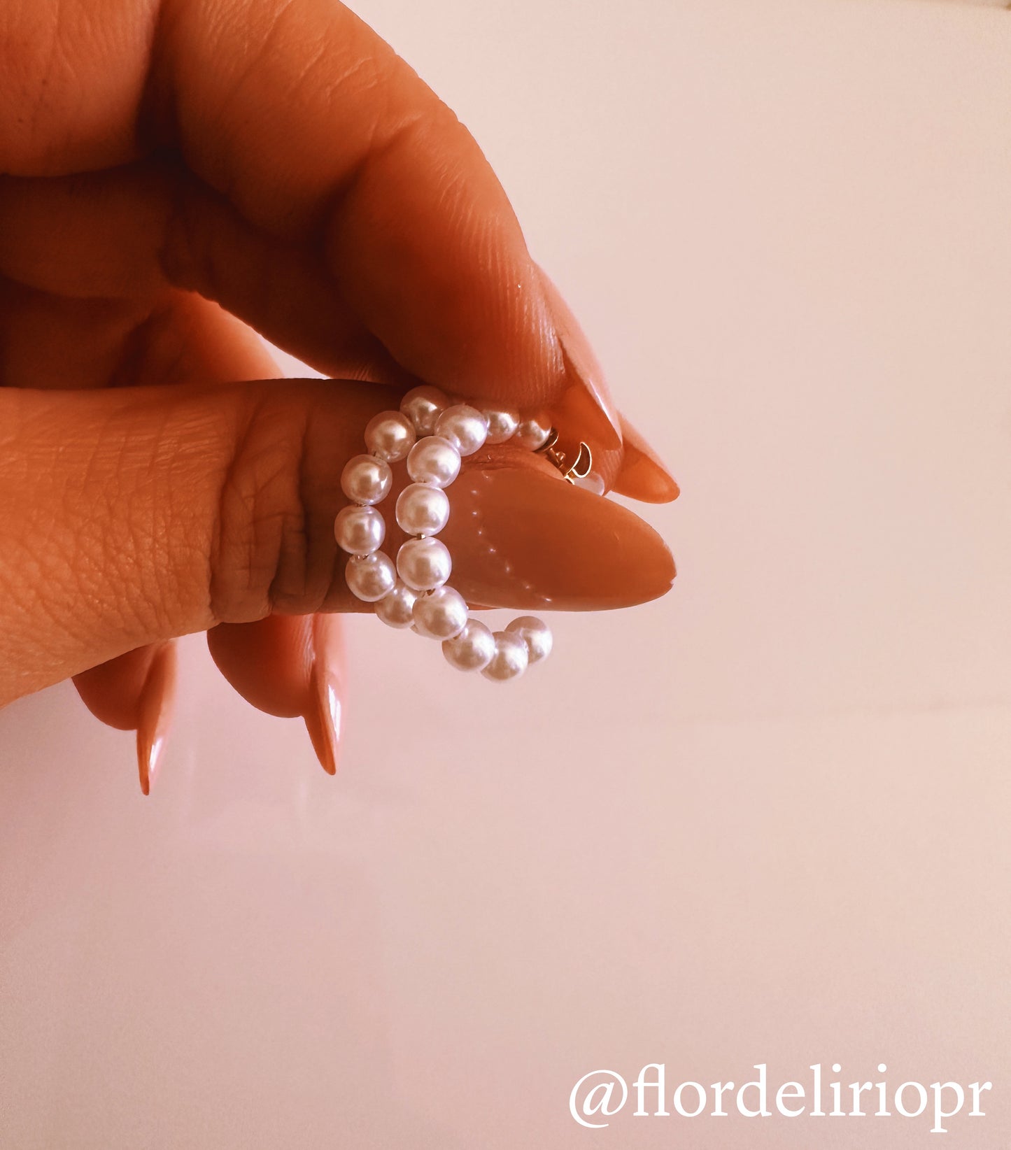 Mini pearls hoops