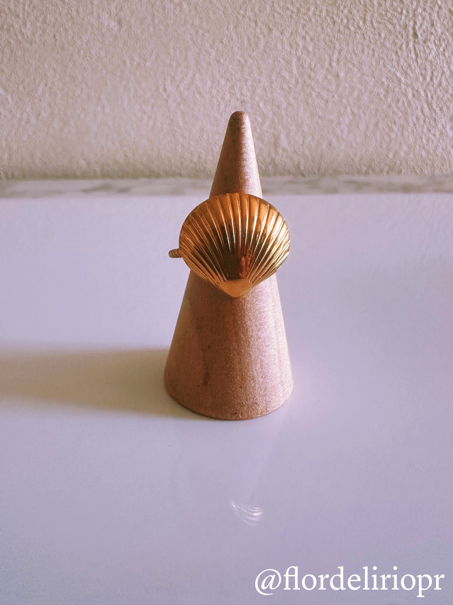 Gold shell ring