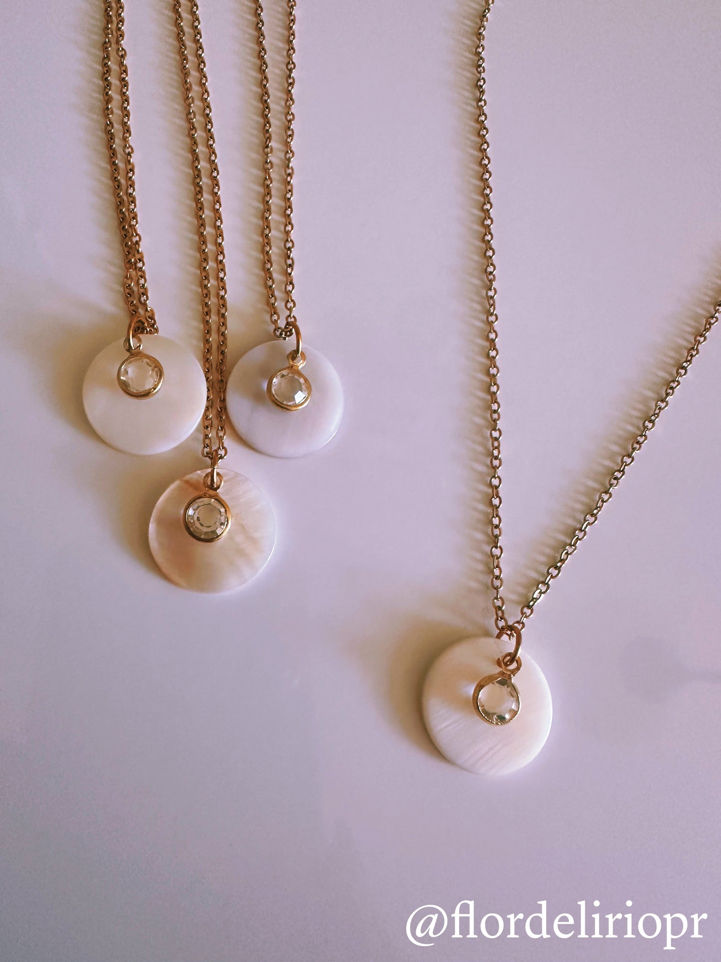 Nacre coin necklace