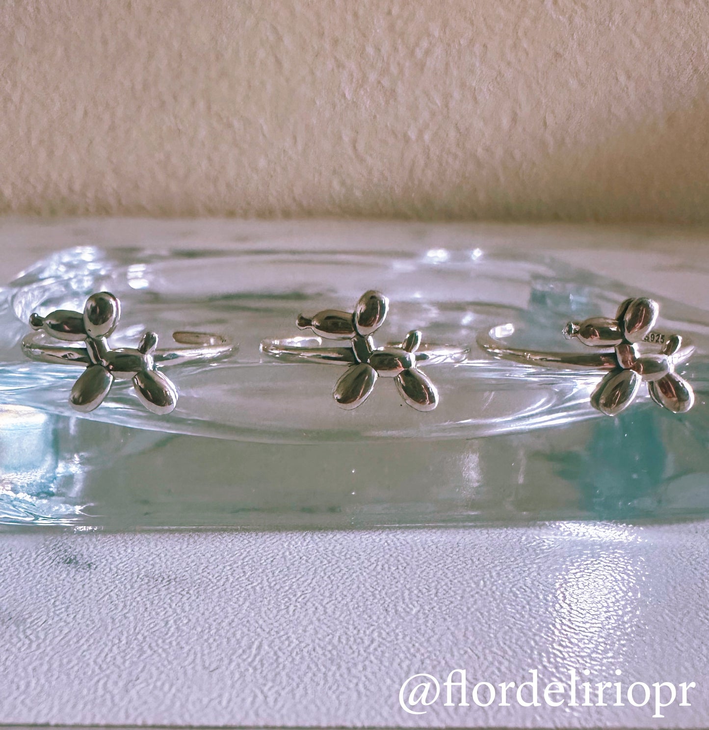 Balloon dog sterling silver ring