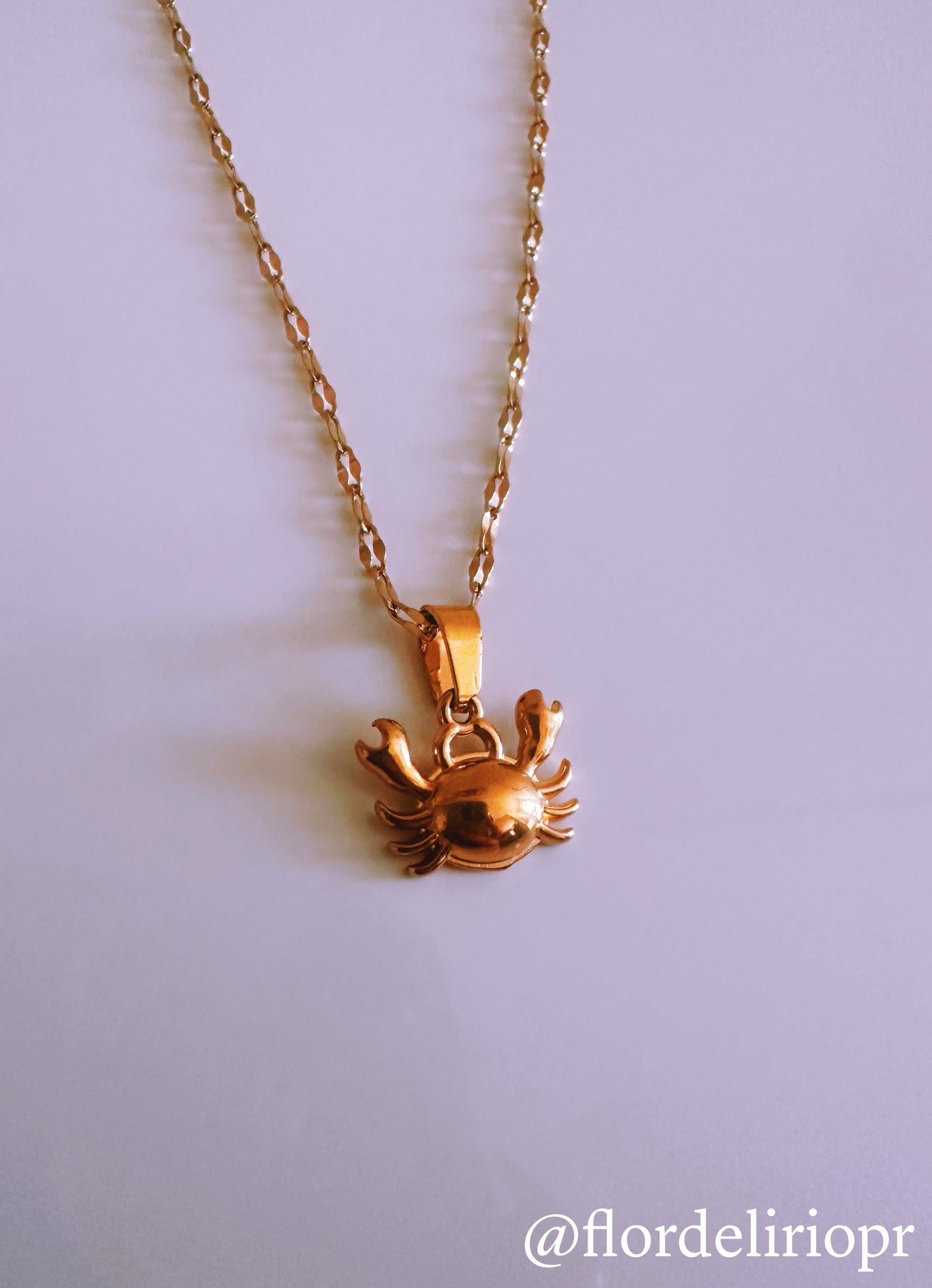 Cangrejo necklace