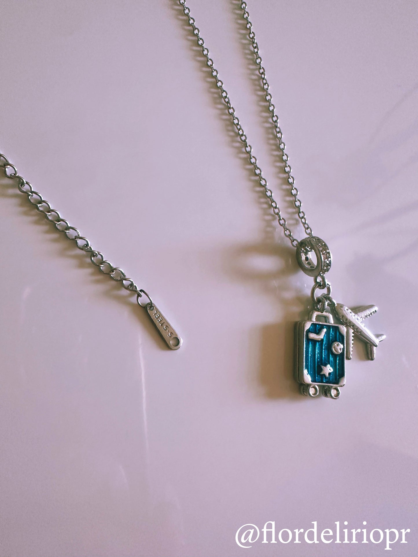 Royal blue baggage silver necklace