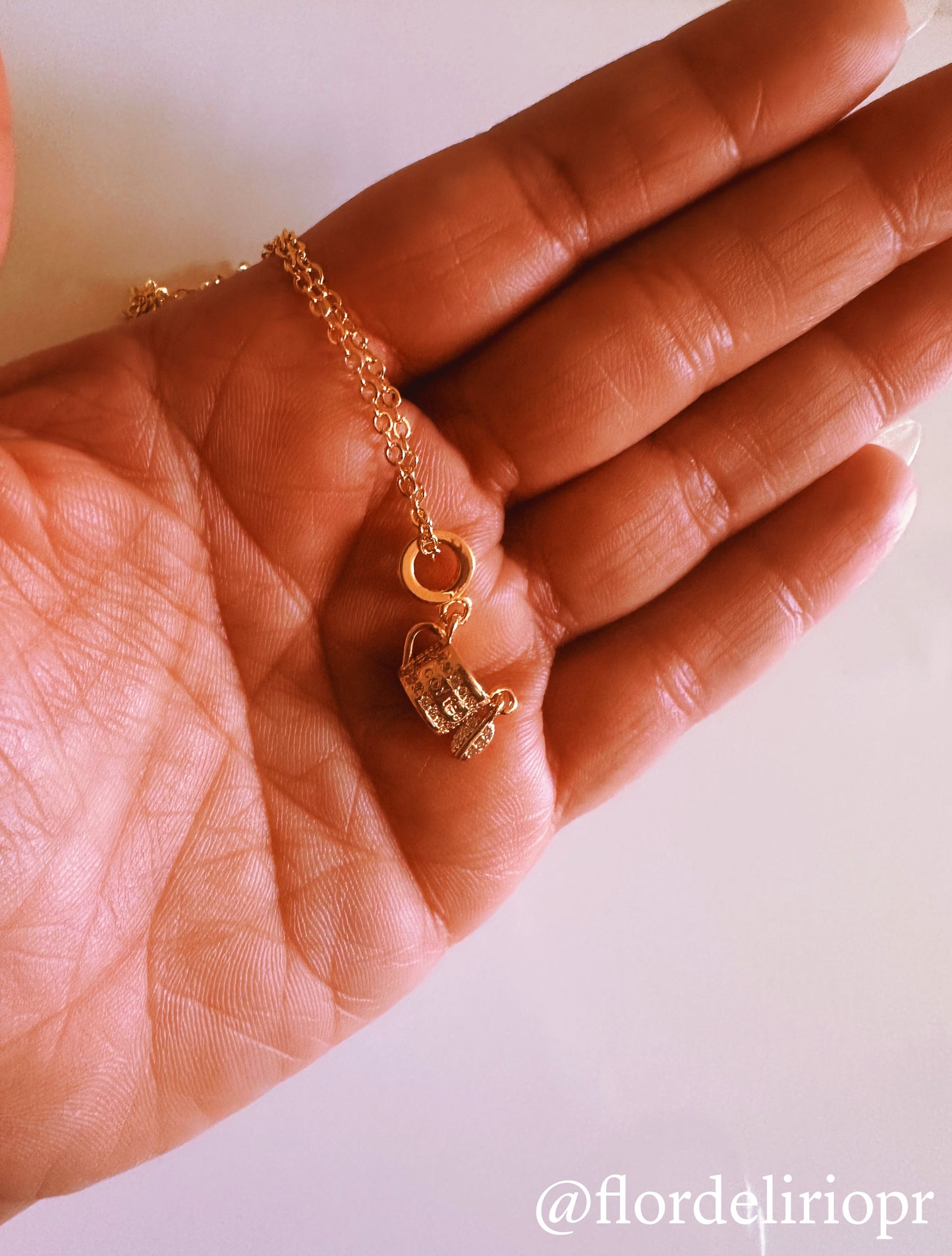 Zircons coffee cup necklace