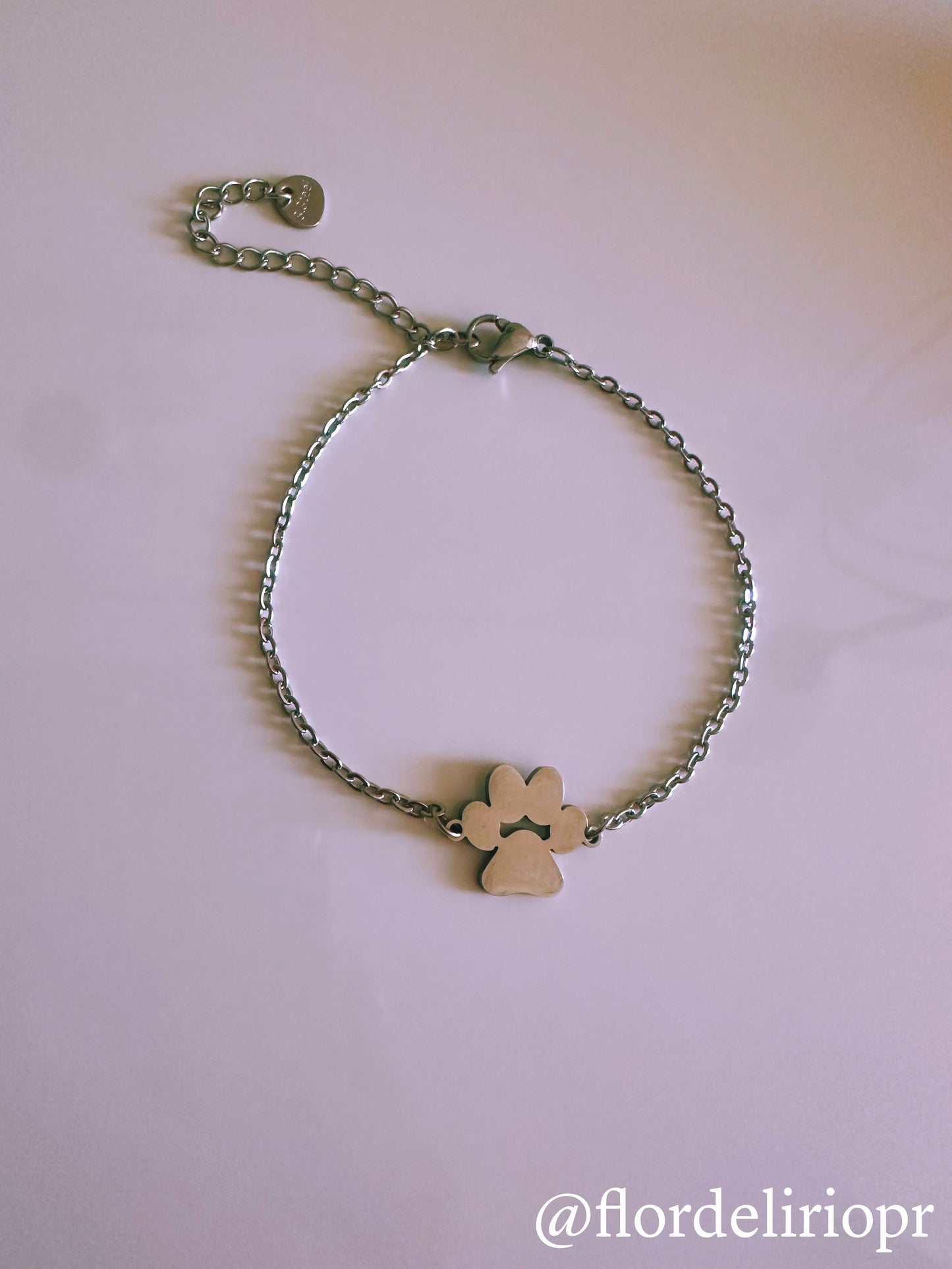 Bold paw bracelet