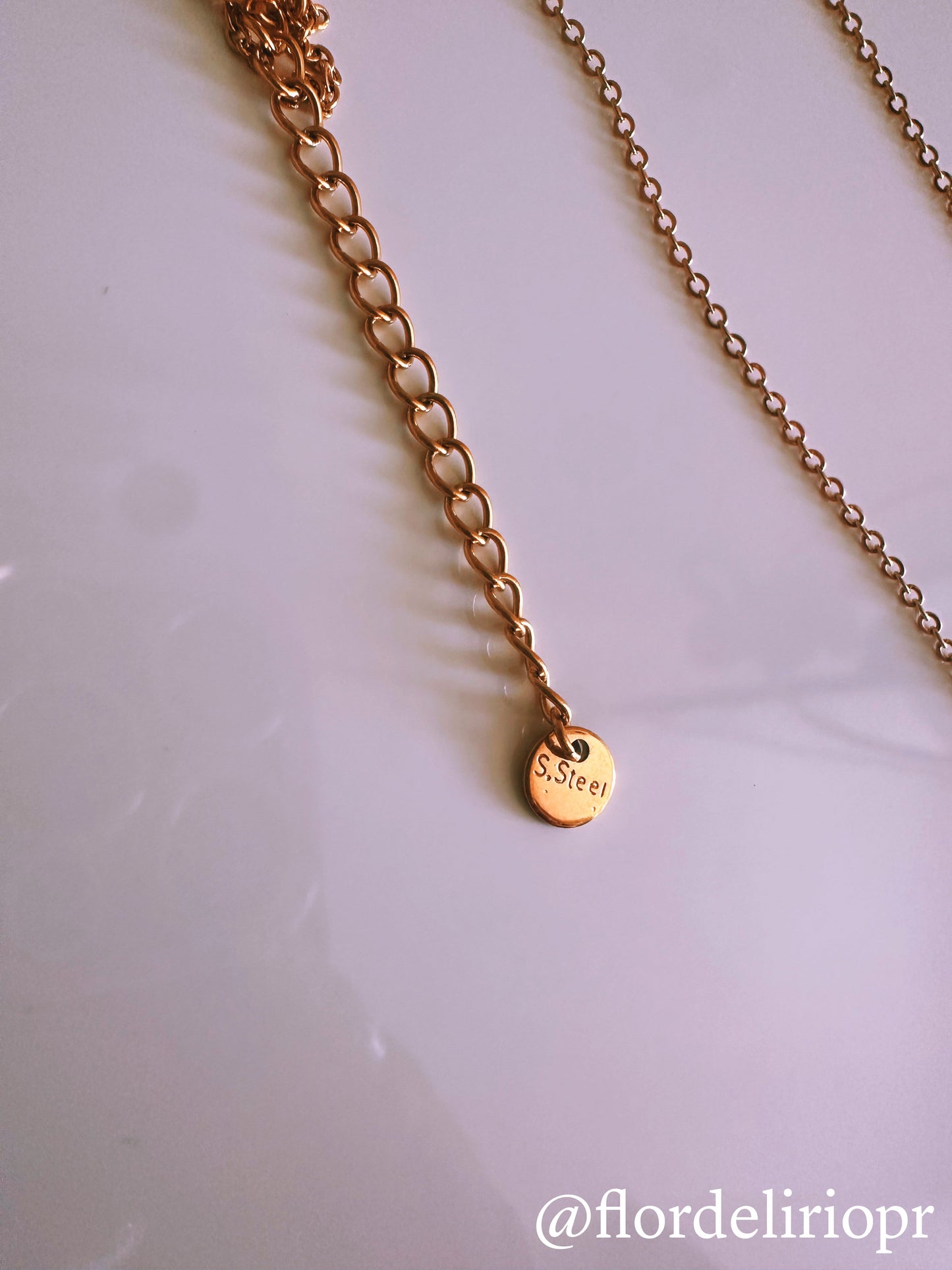Mini pearls travel lover necklace