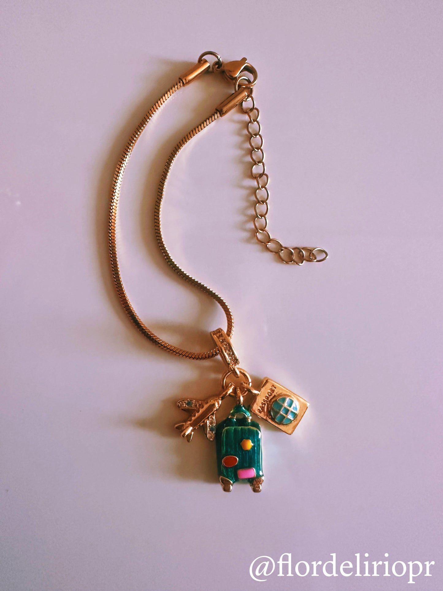Turquoise baggage gold bracelet