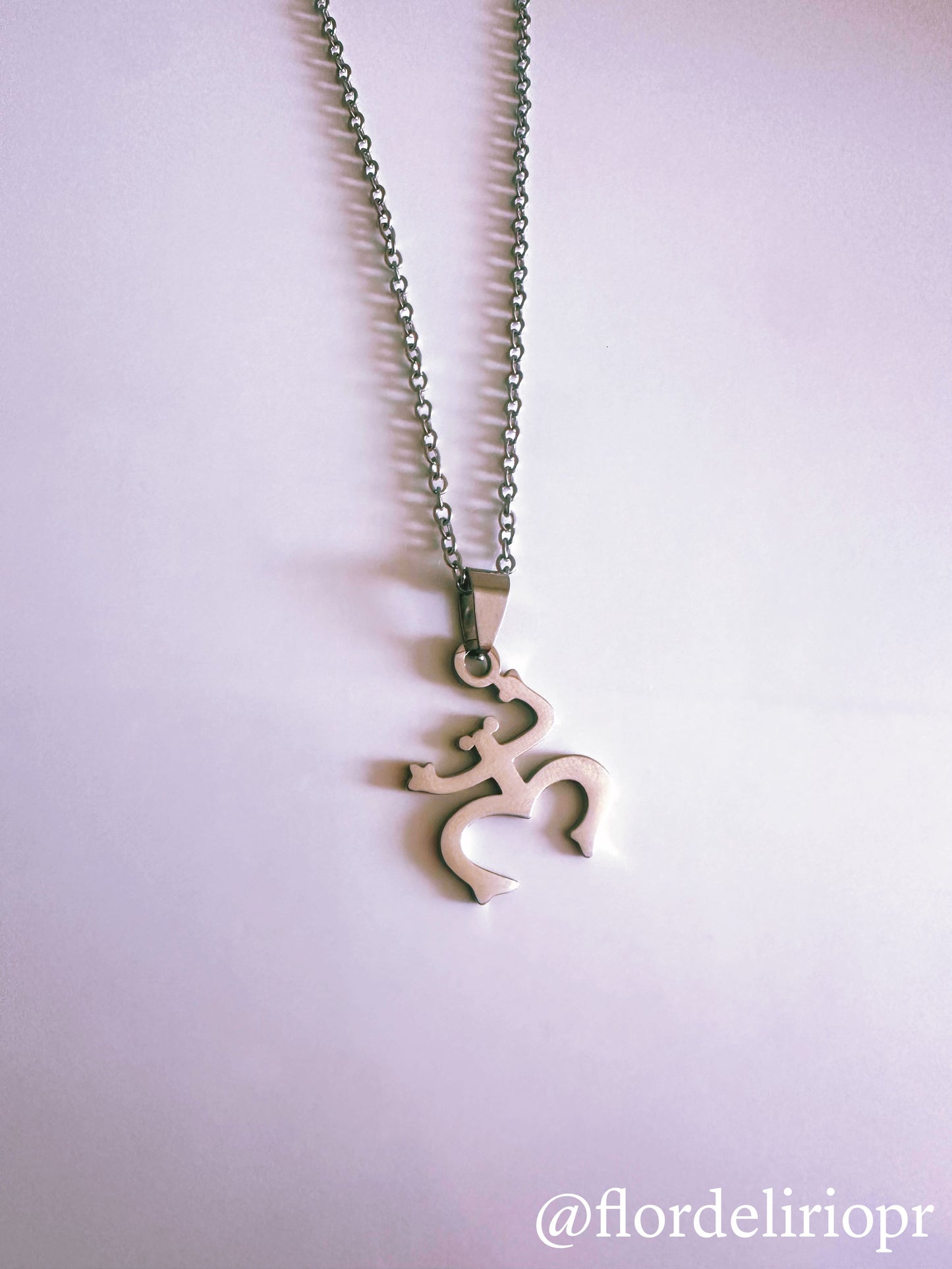 Coqui taíno necklace