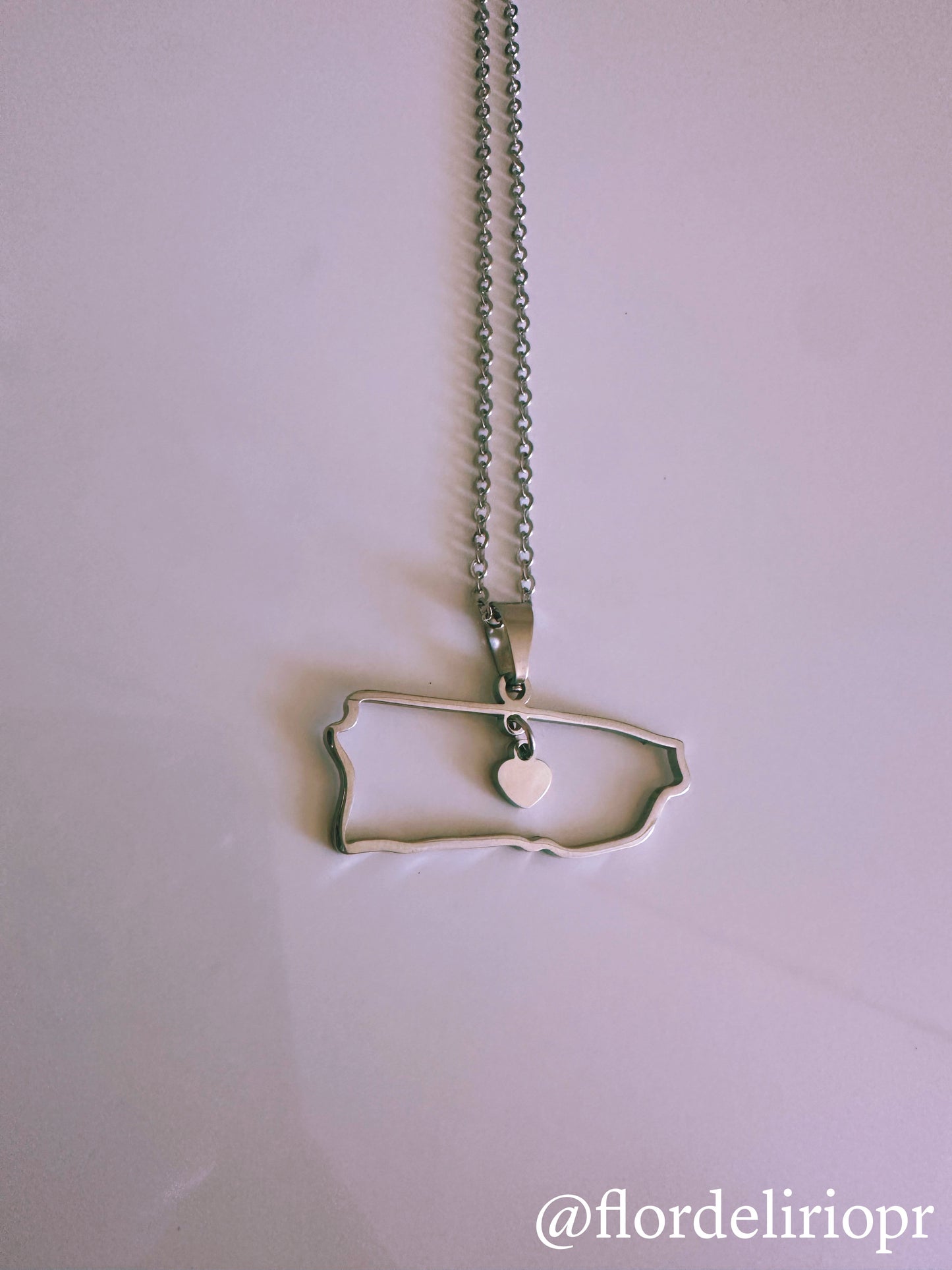 Amor por Puerto Rico necklace