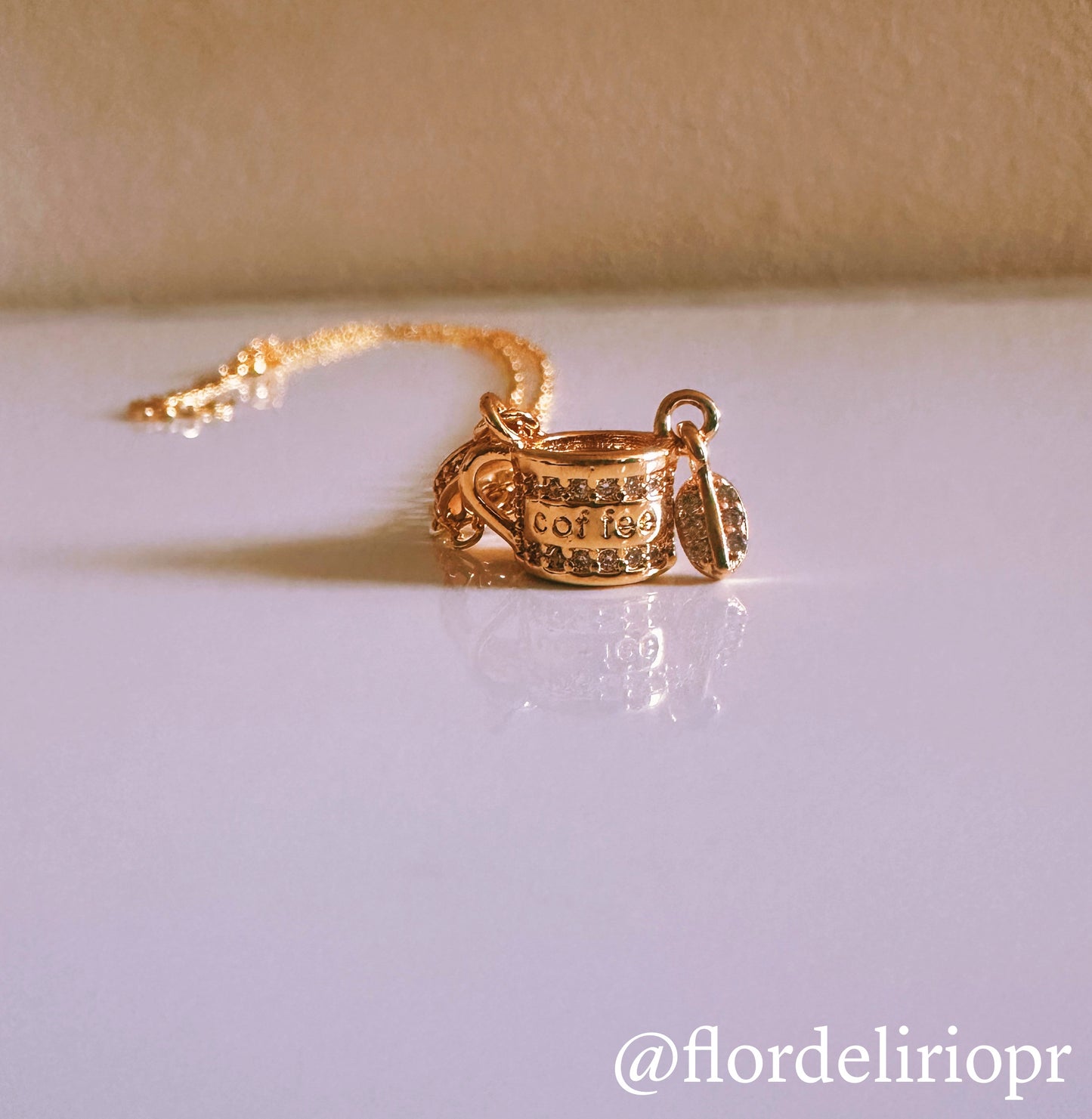 Zircons coffee cup necklace