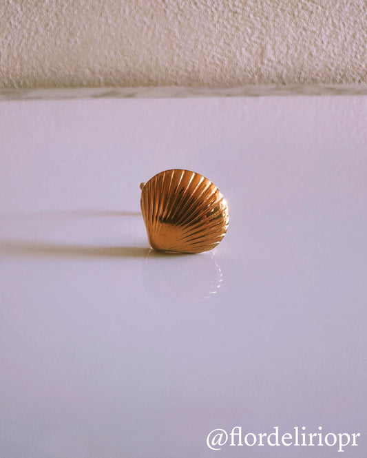 Gold shell ring