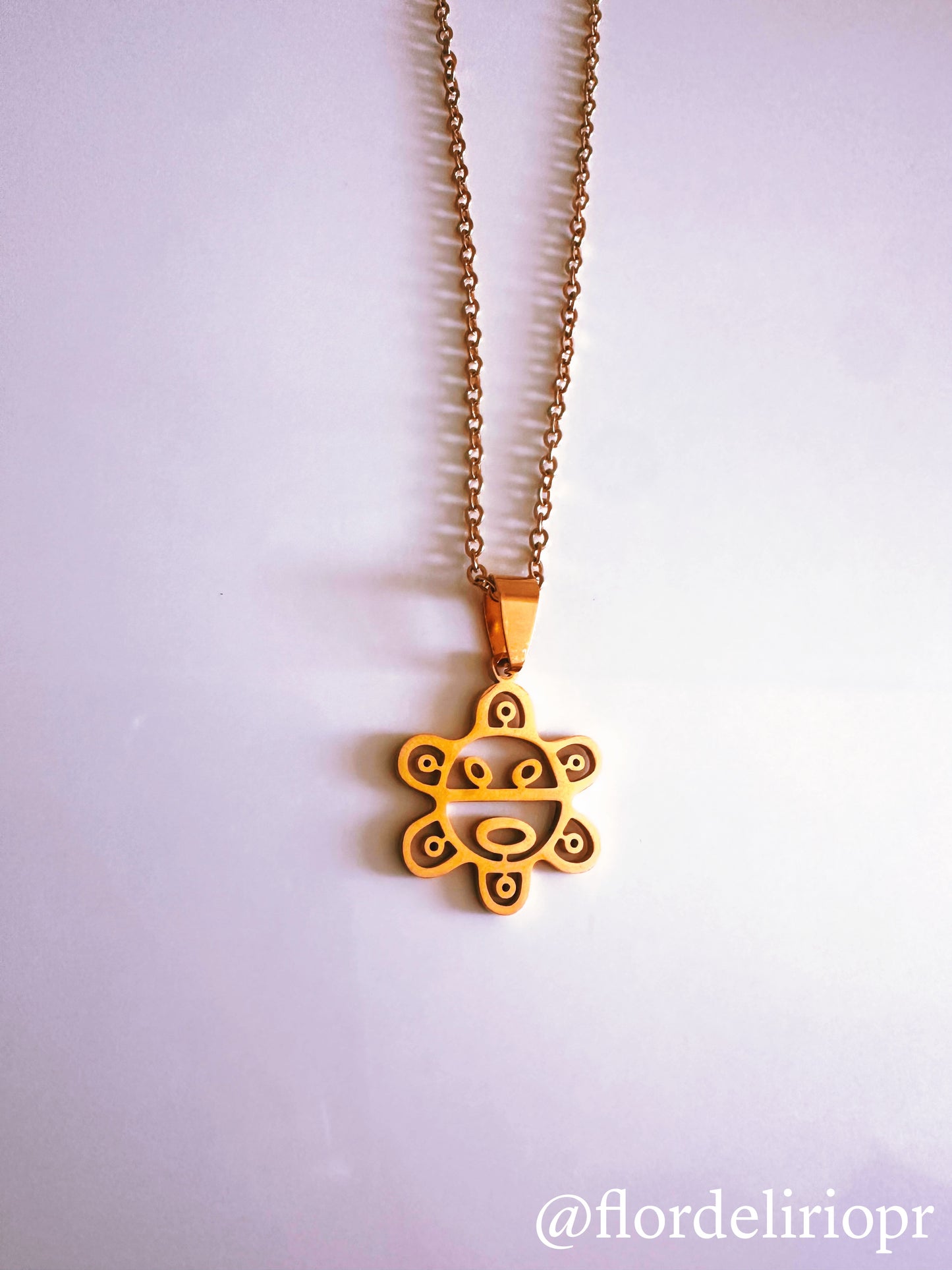 Sol taíno necklace