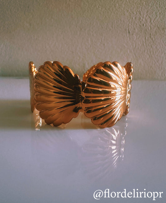 Conch bangle