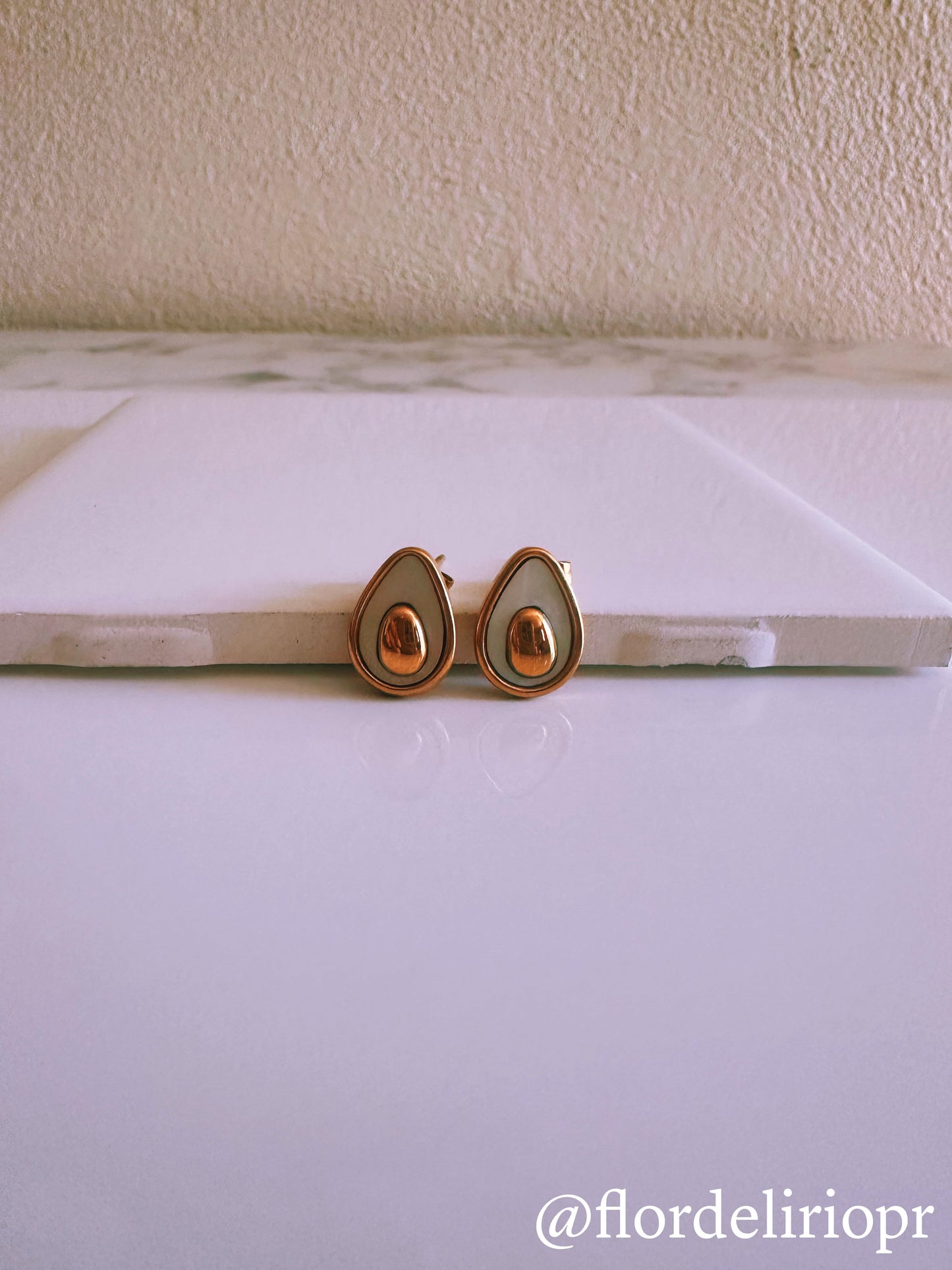 Avocado earrings