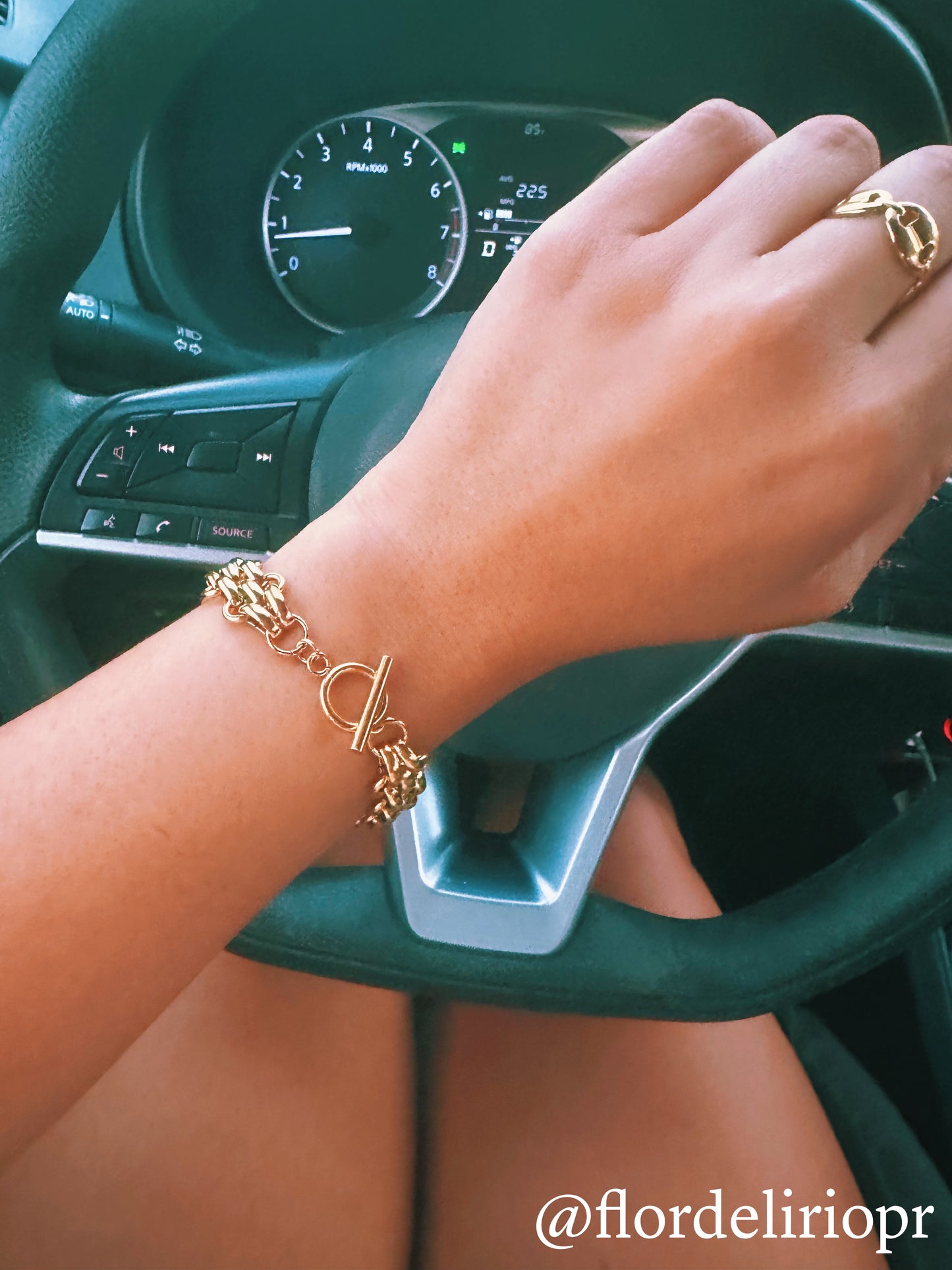 Chunky gold bracelet