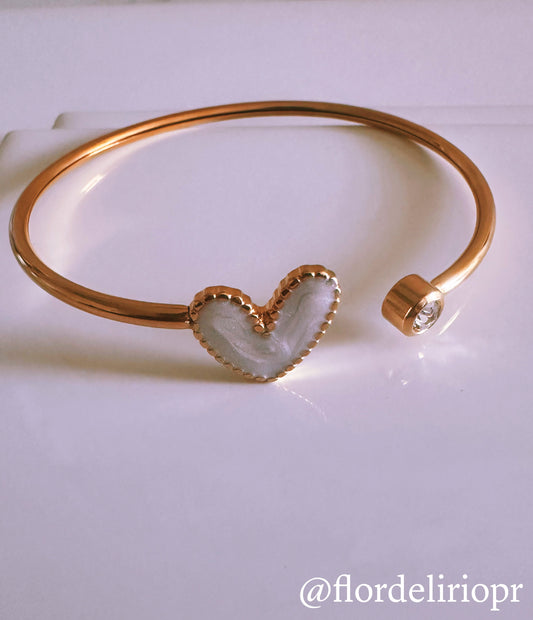 White heart bangle