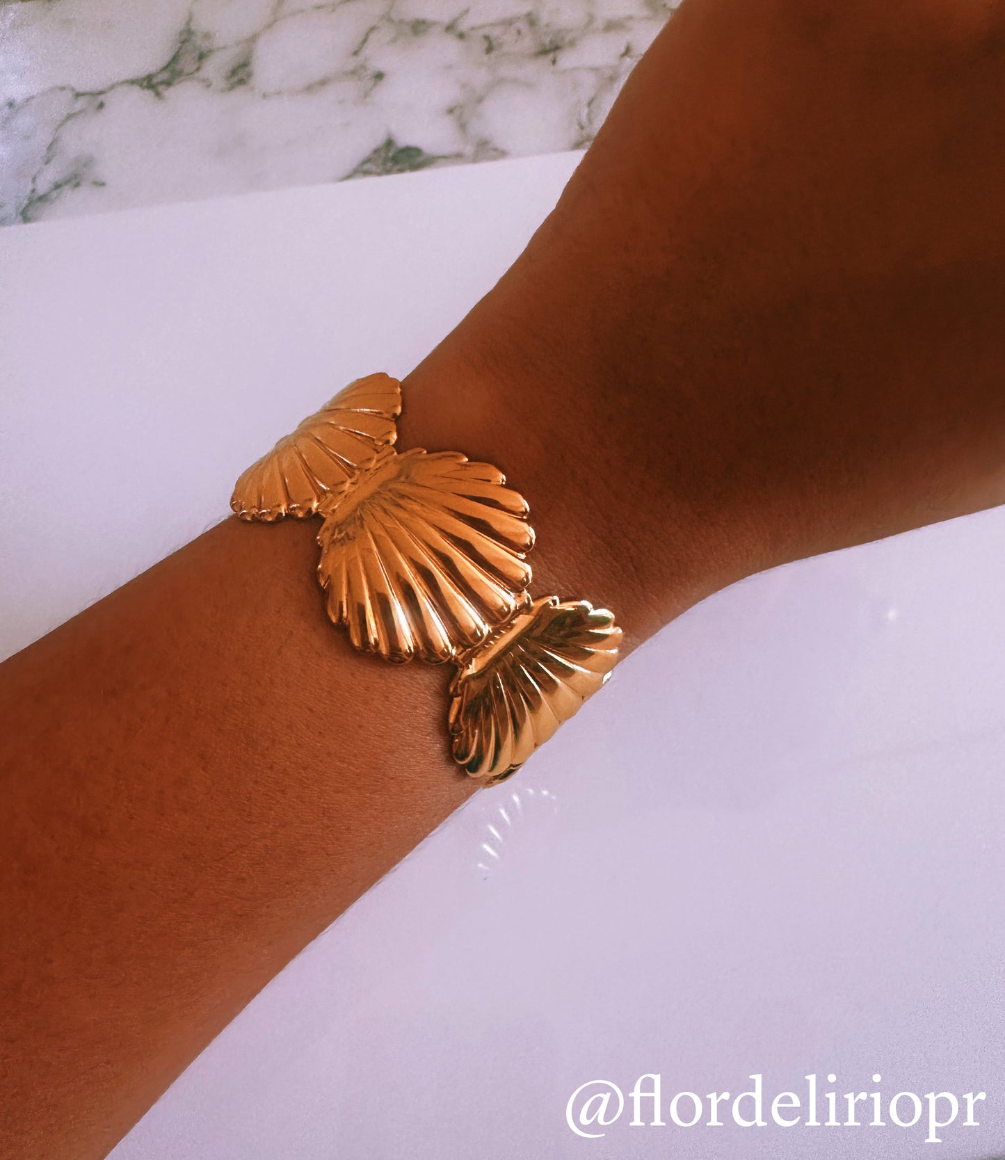 Conch bangle