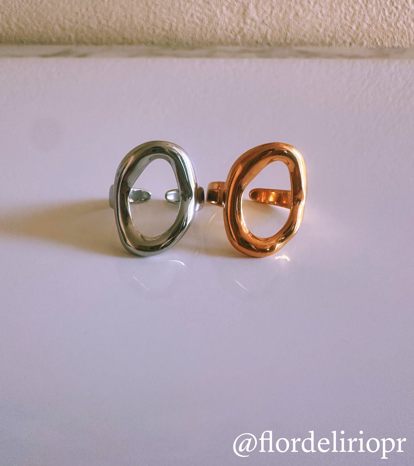 Abstract oval ring