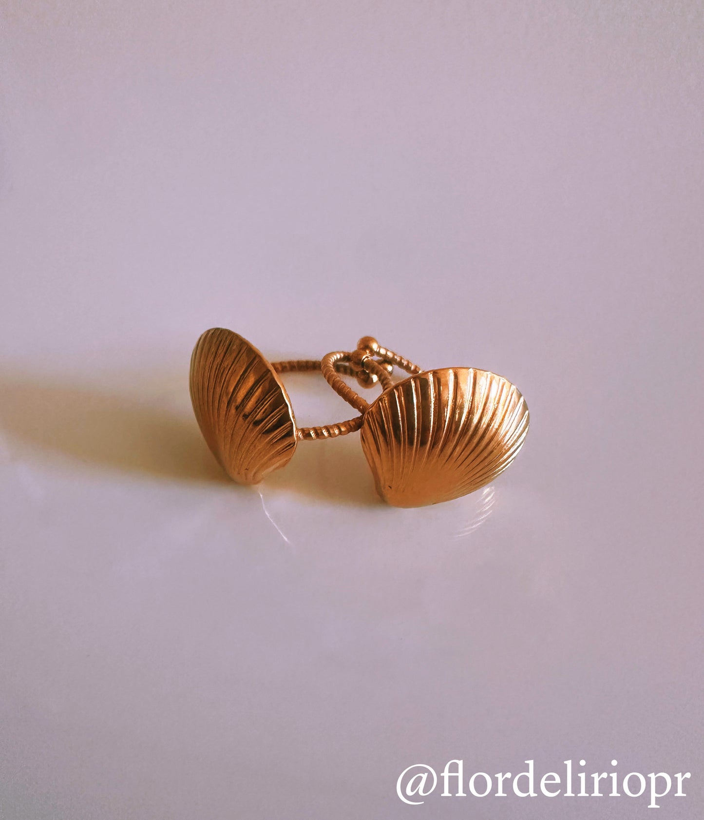 Gold shell ring