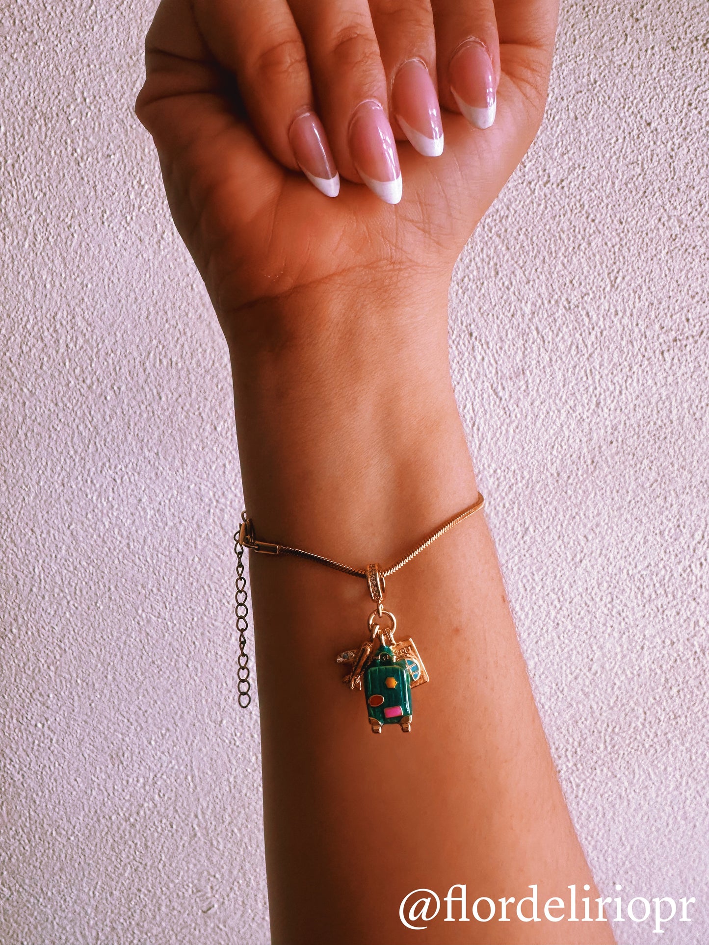 Turquoise baggage gold bracelet