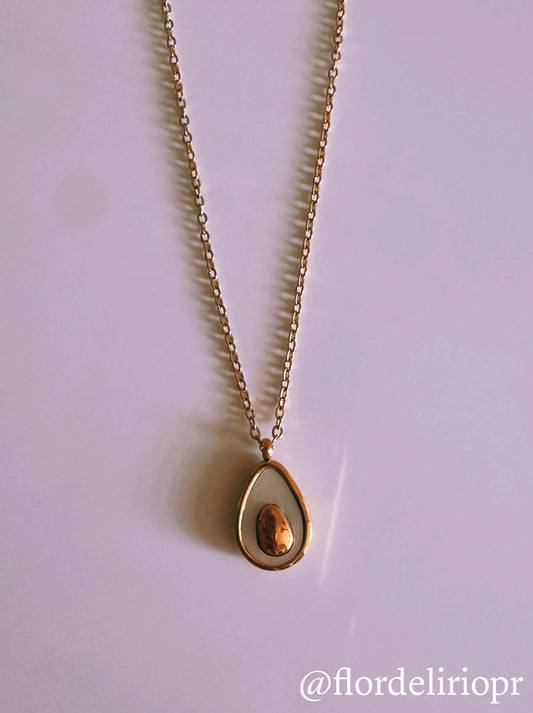 Aguacate necklace