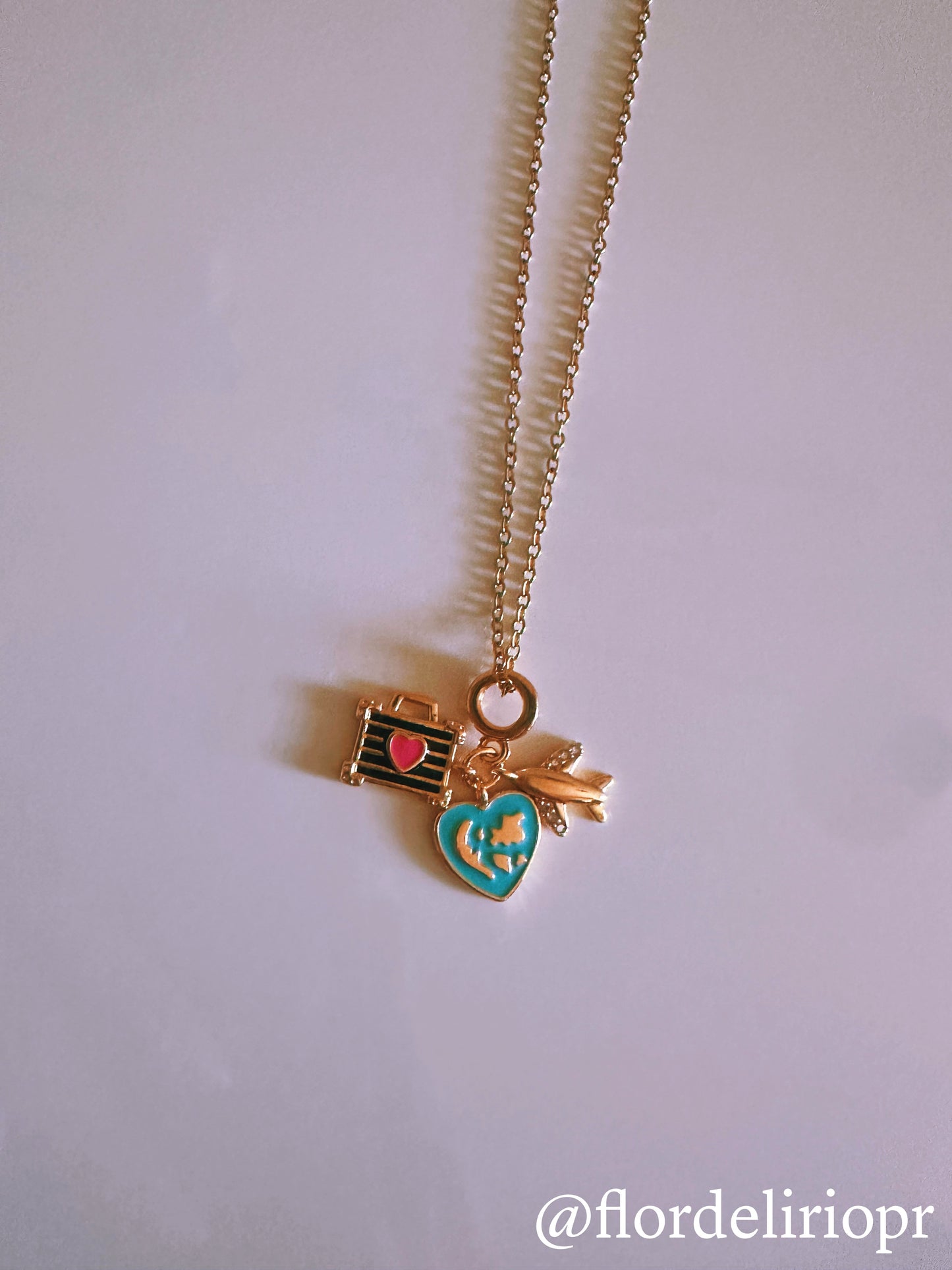 Love to travel necklace