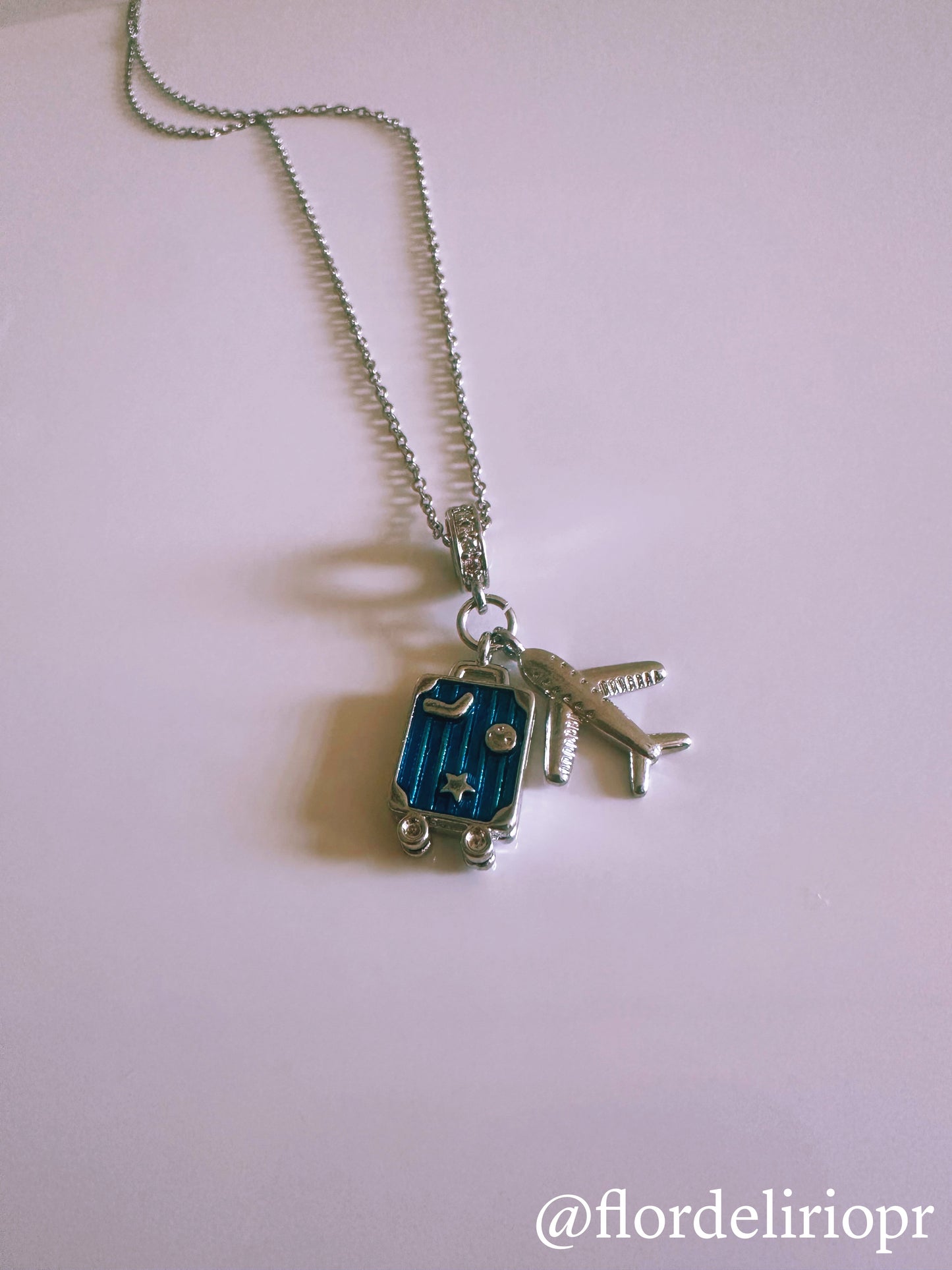 Royal blue baggage silver necklace