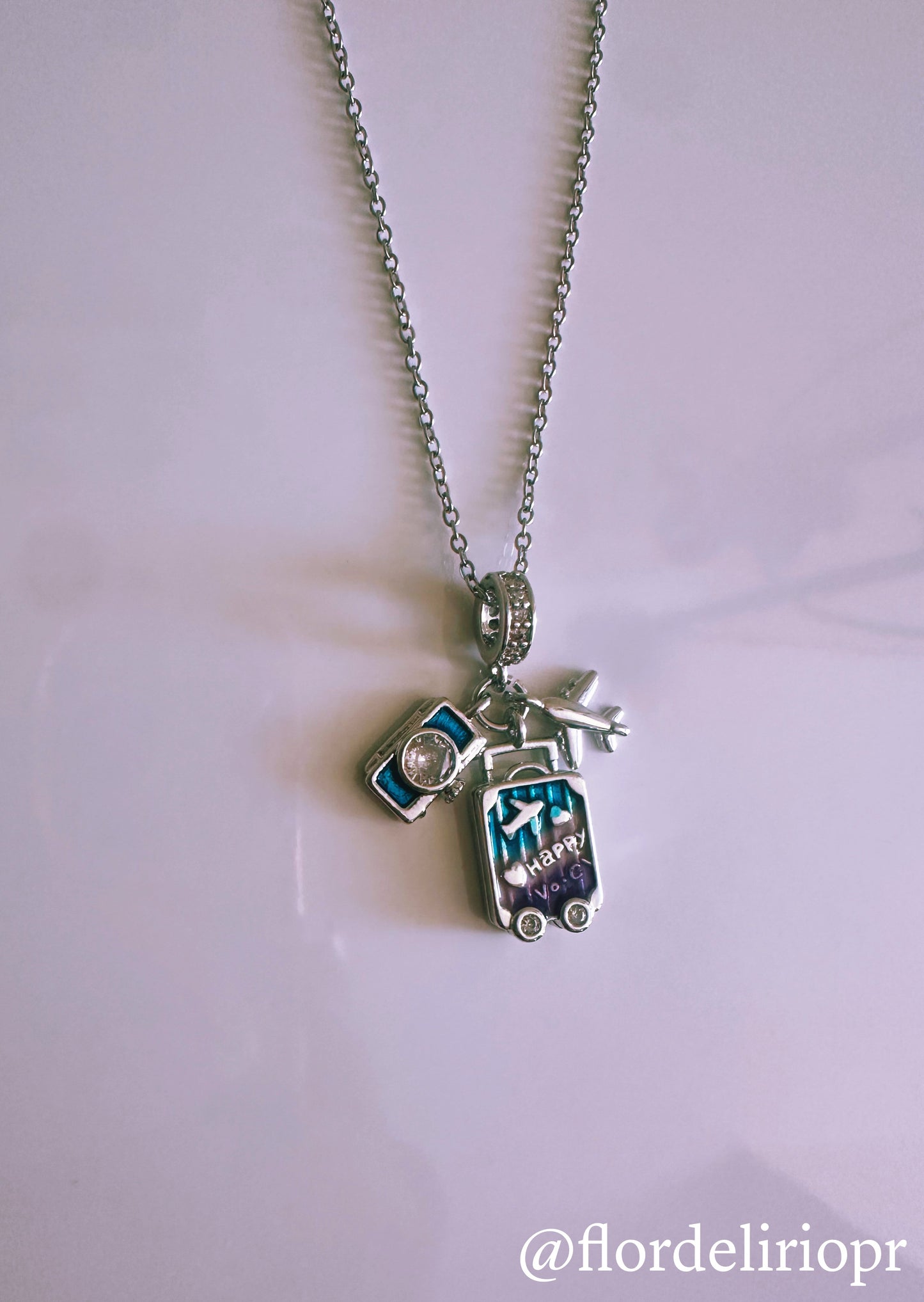 Happy travel lover silver necklace