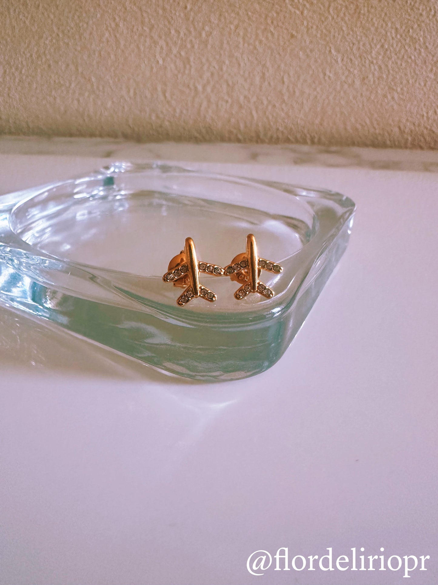 Zircons airplane studs