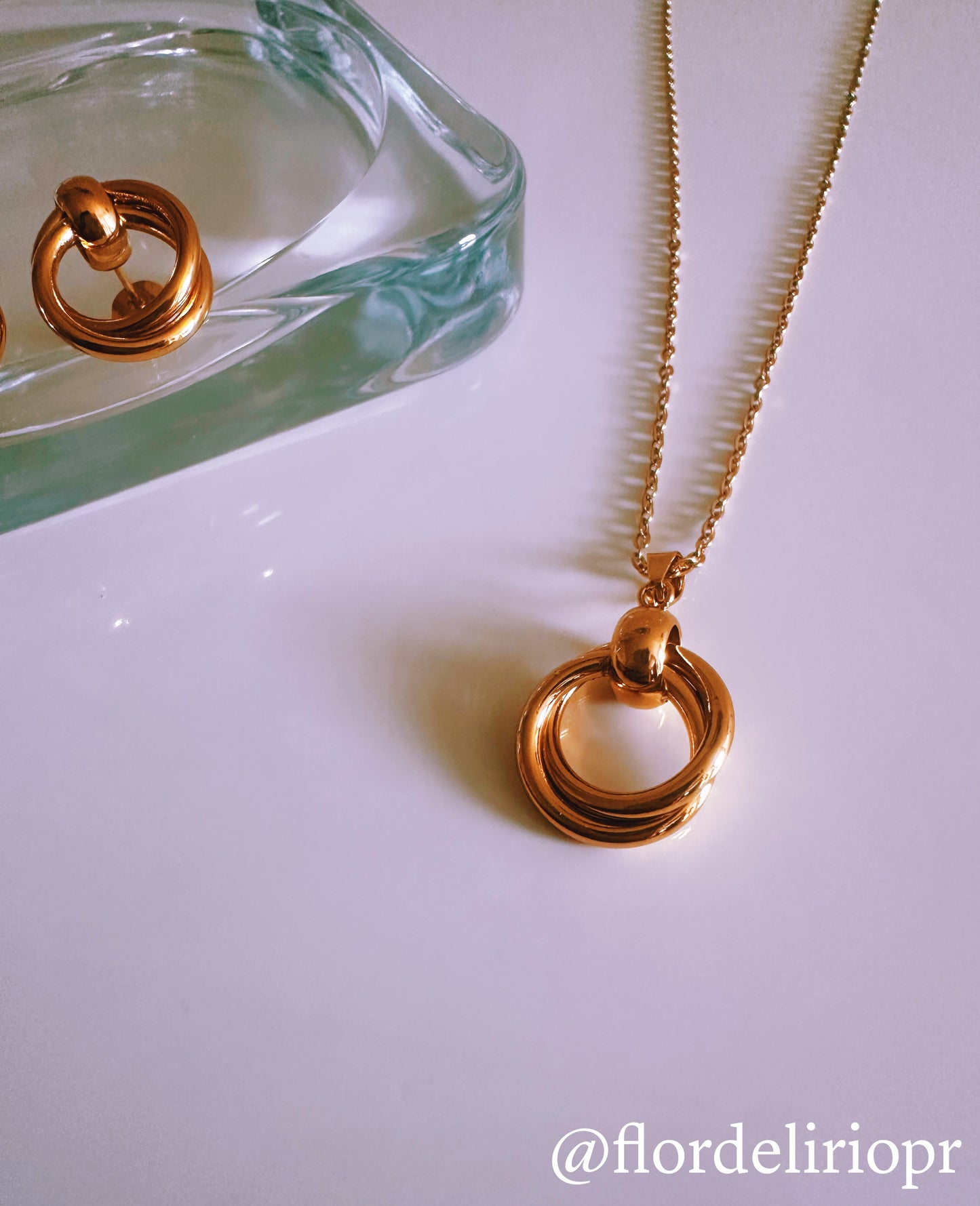 Elegant double circles set