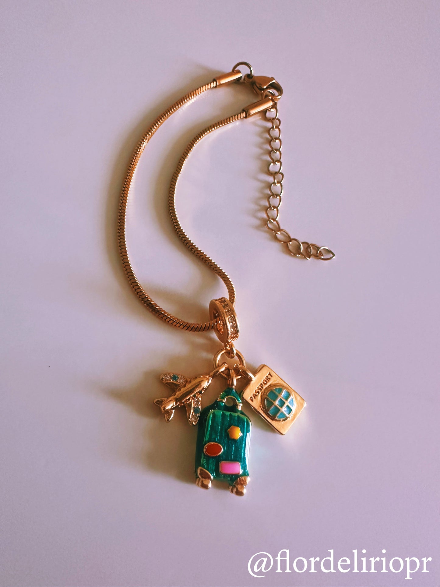 Turquoise baggage gold bracelet