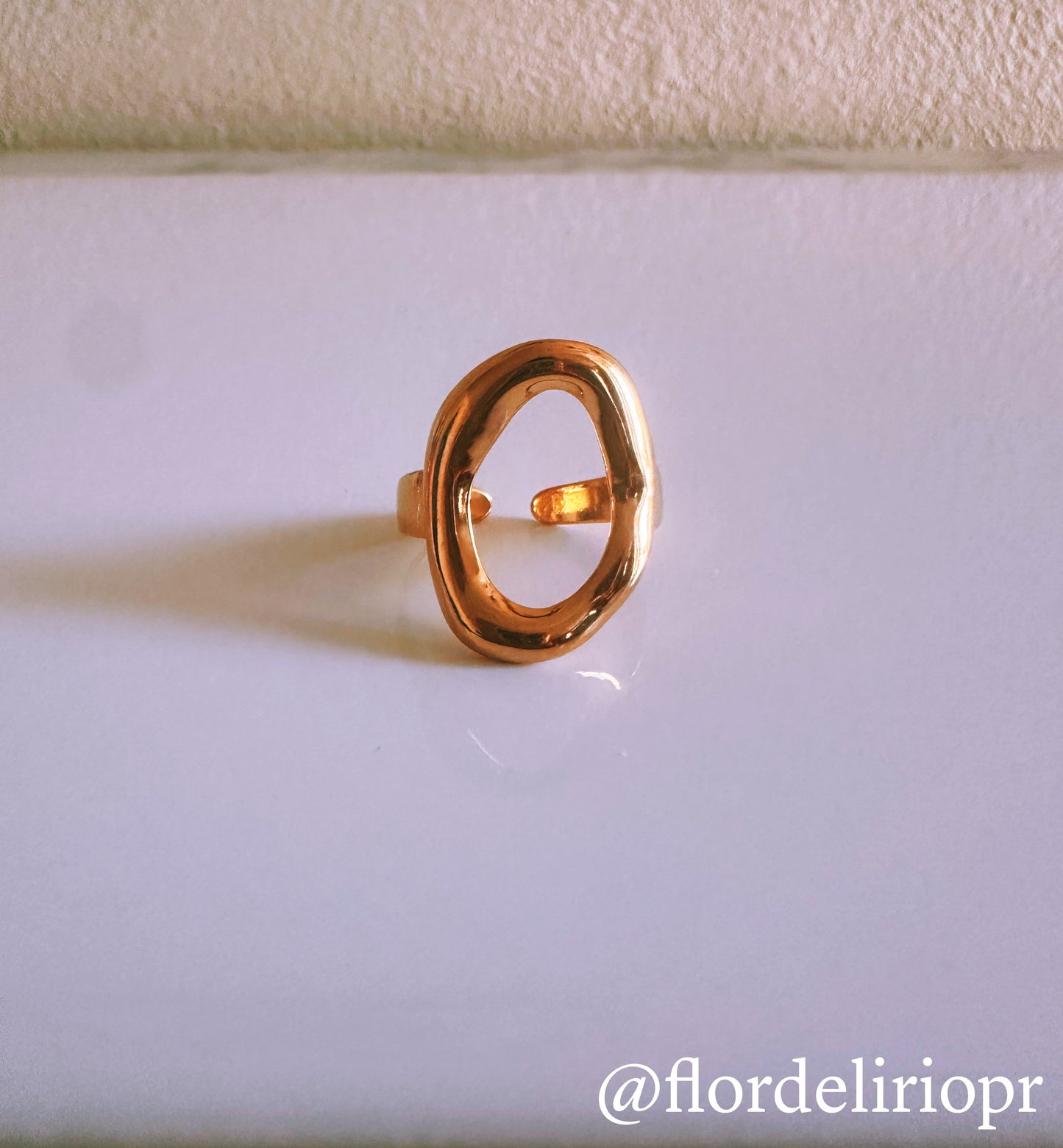 Abstract oval ring