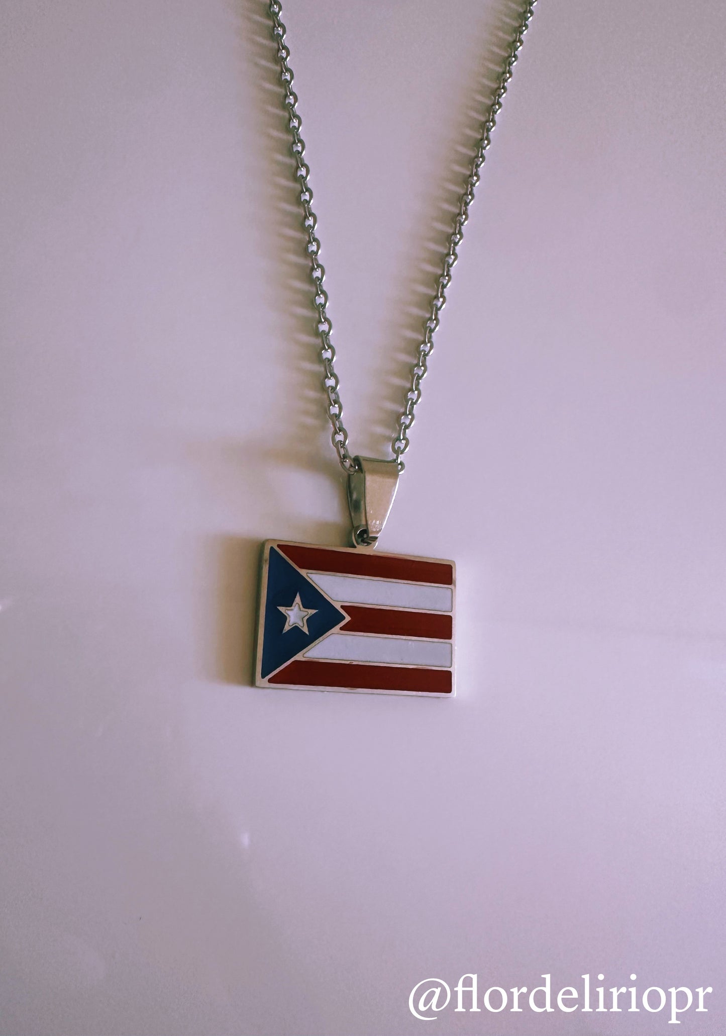 La bandera necklace