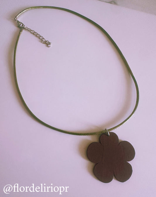 Wood flower necklace
