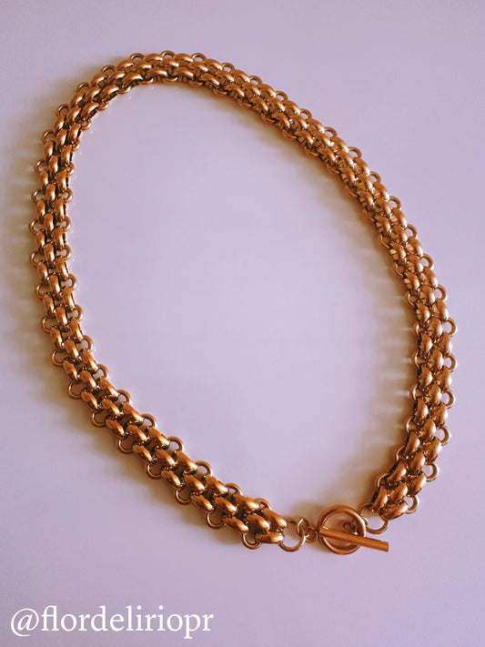 Chunky gold necklace