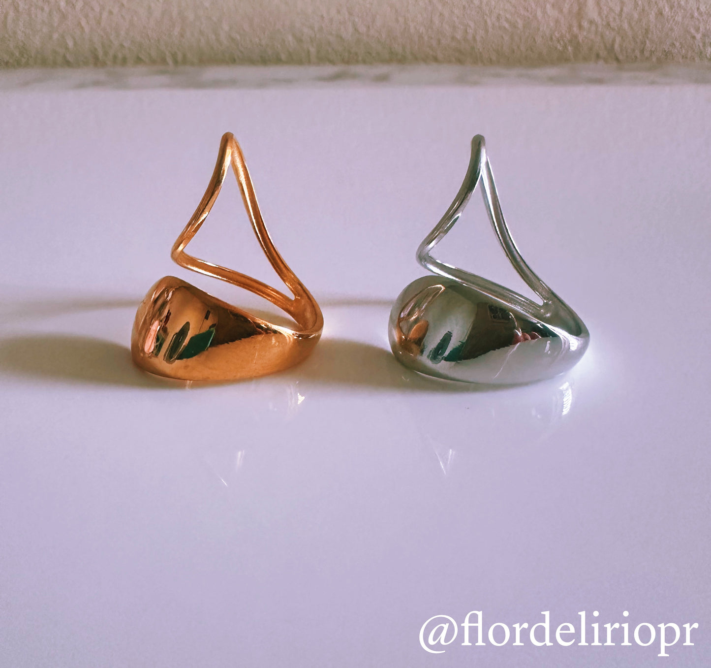 Curved oval ring