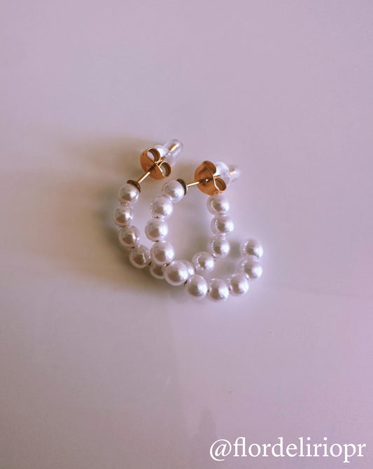 Mini pearls hoops