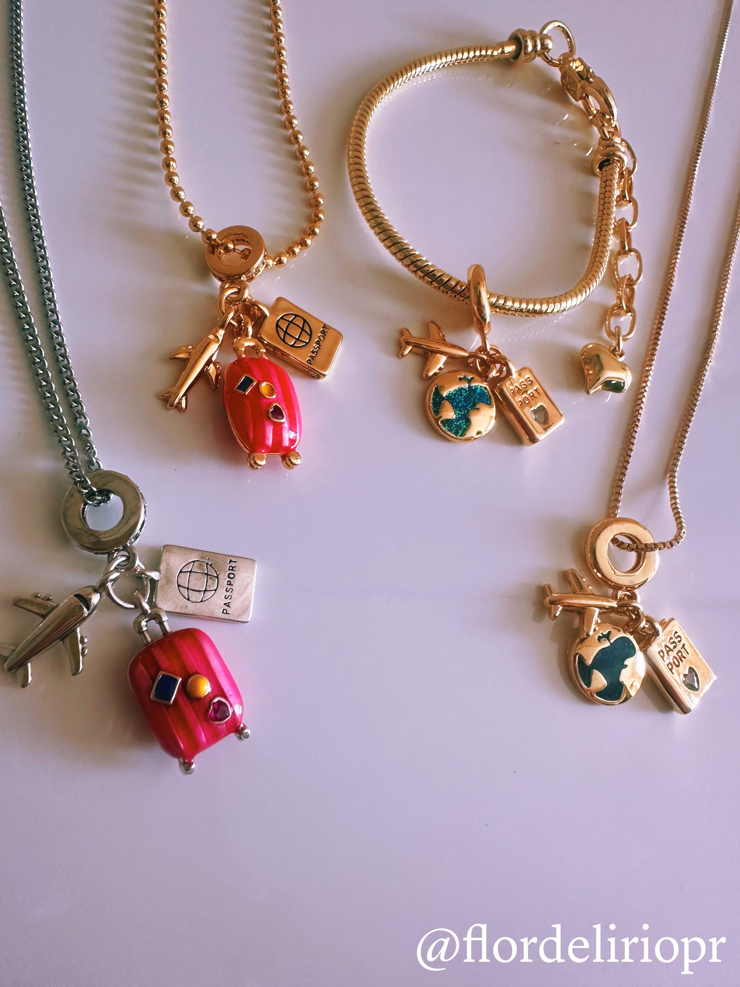 Travel Lovers Collection 🌎✨✈️