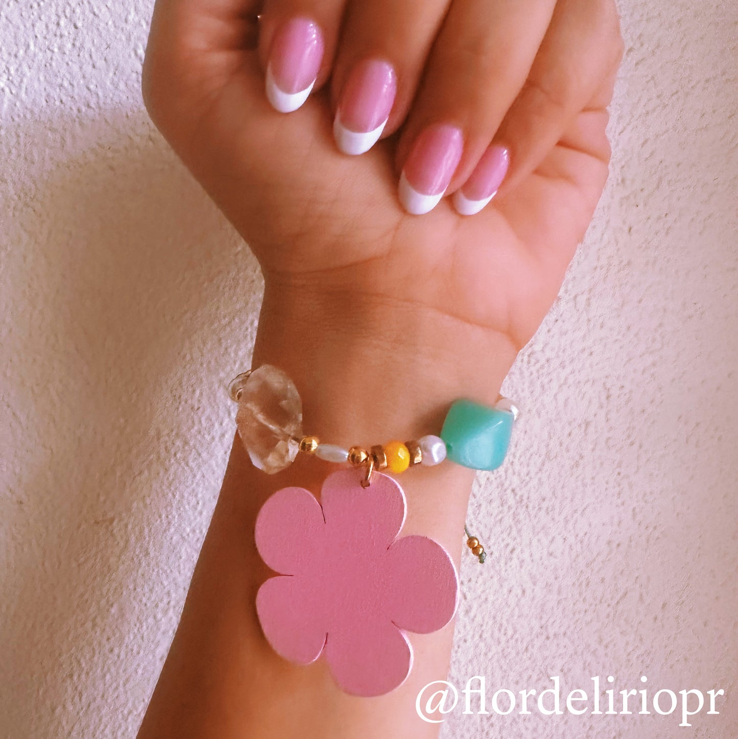 Pink wood flower bracelet