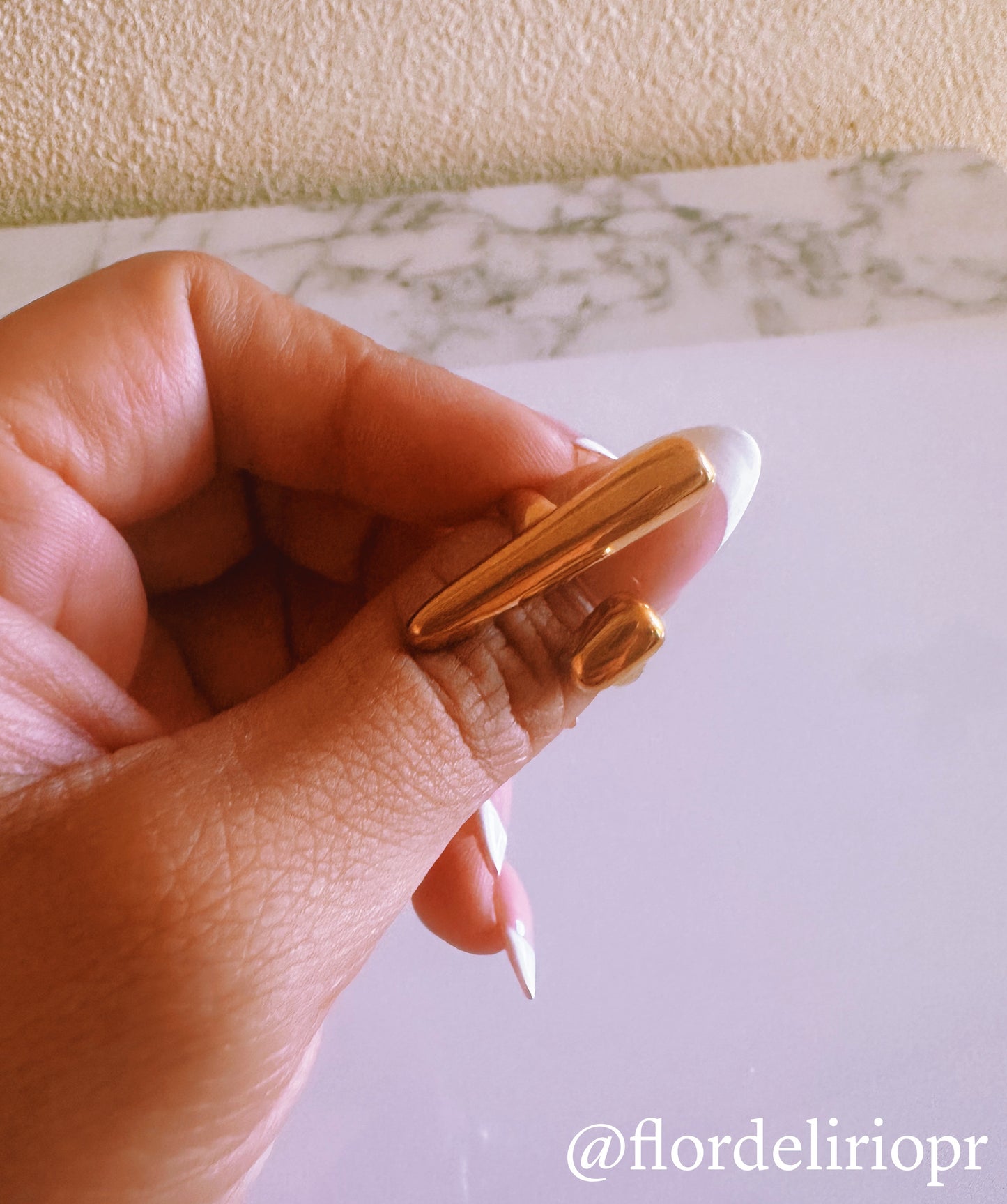Stick stone ring