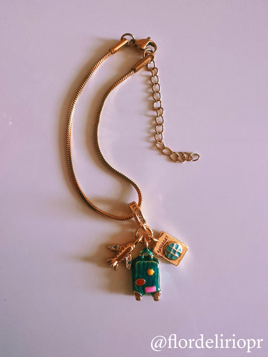 Turquoise baggage gold bracelet