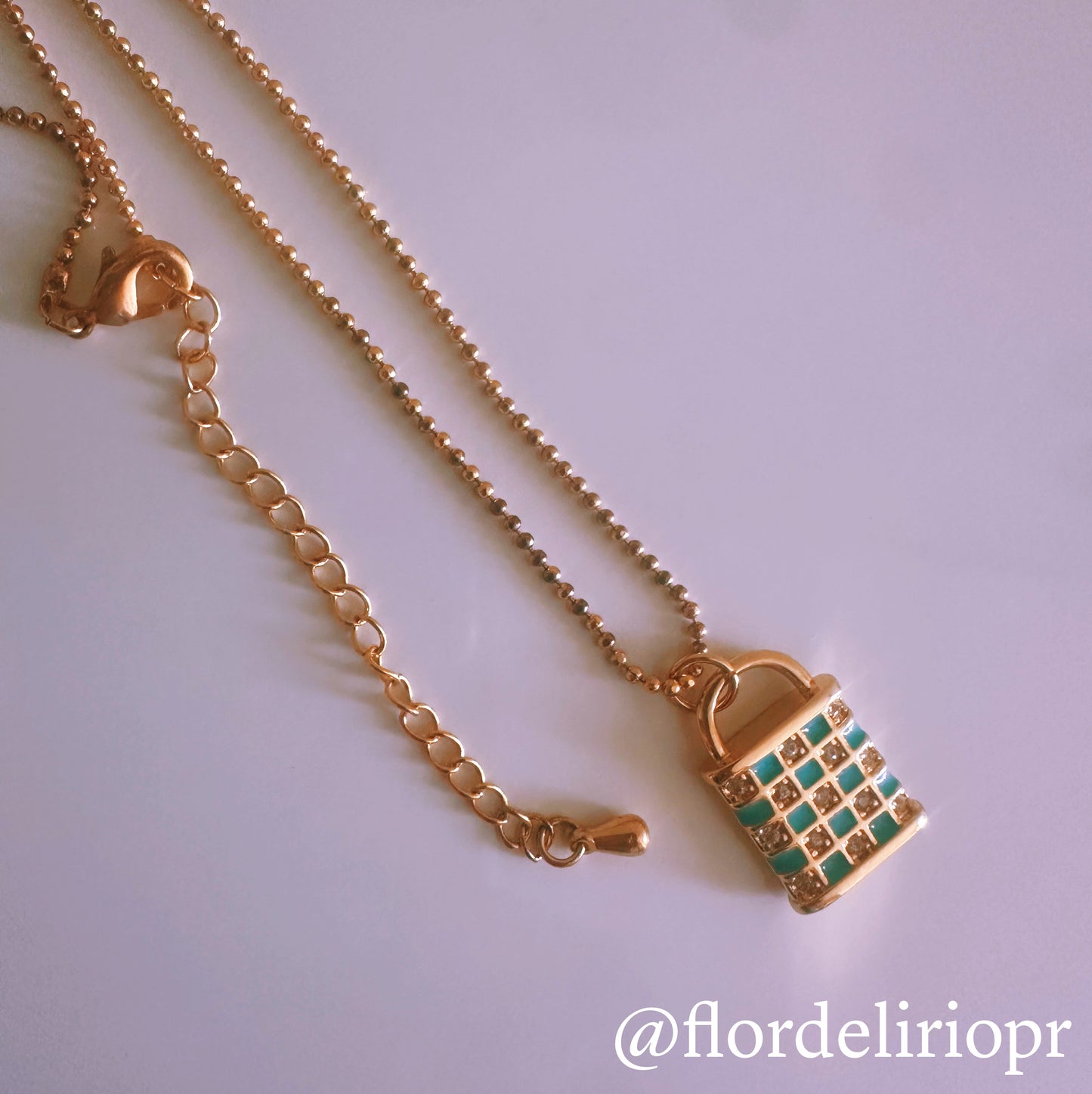 Zircons lock necklace