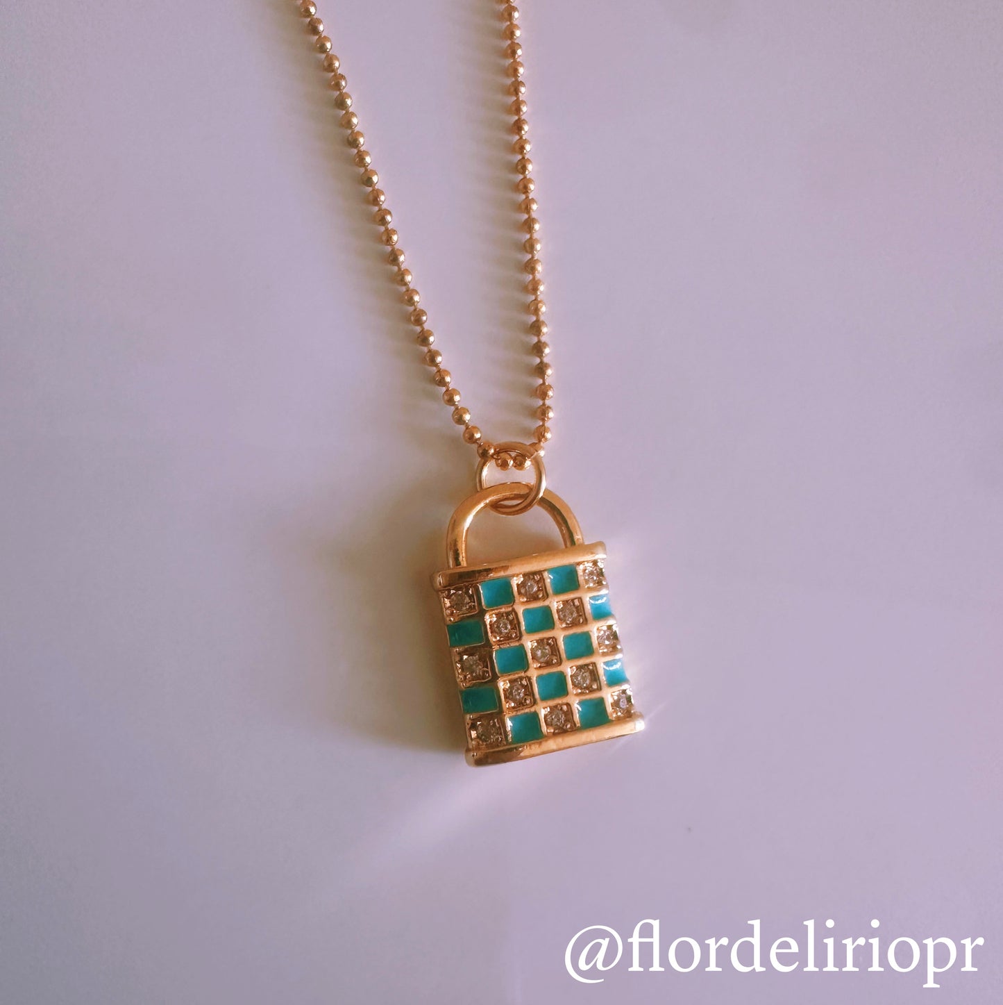 Zircons lock necklace