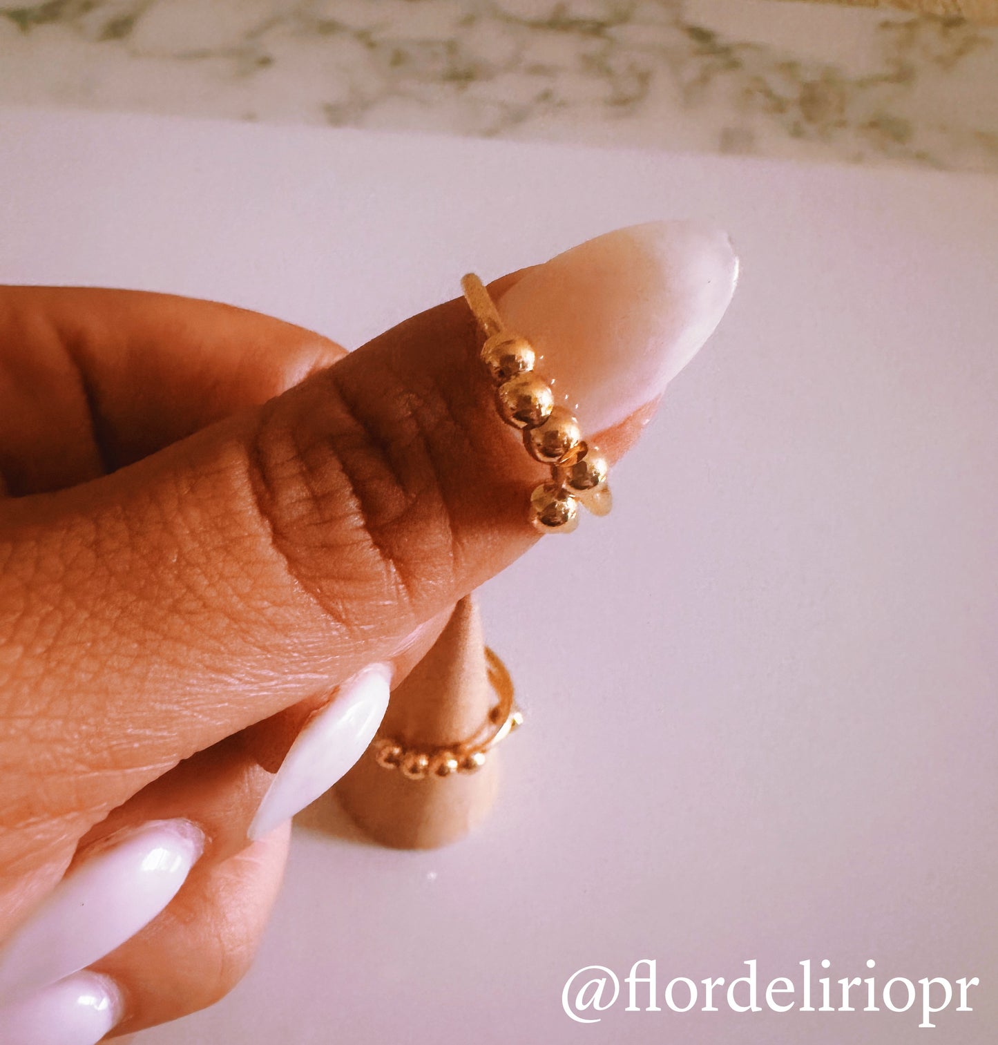 Lot of dots gold ring
