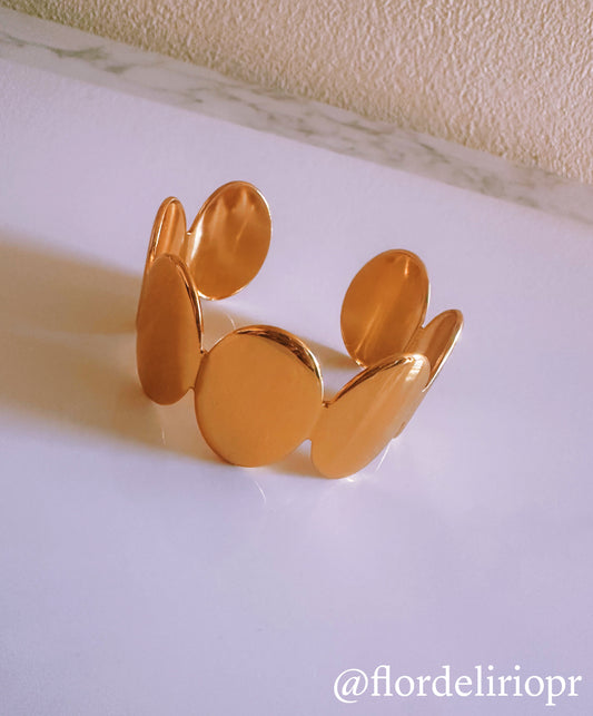 Multi circles bangle