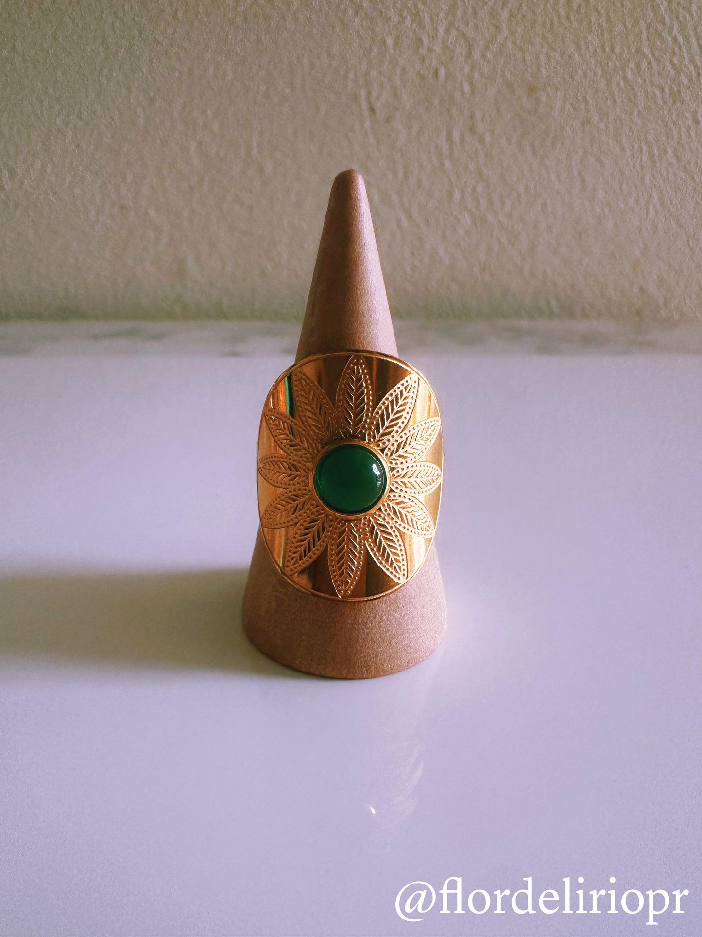 Green stone ring