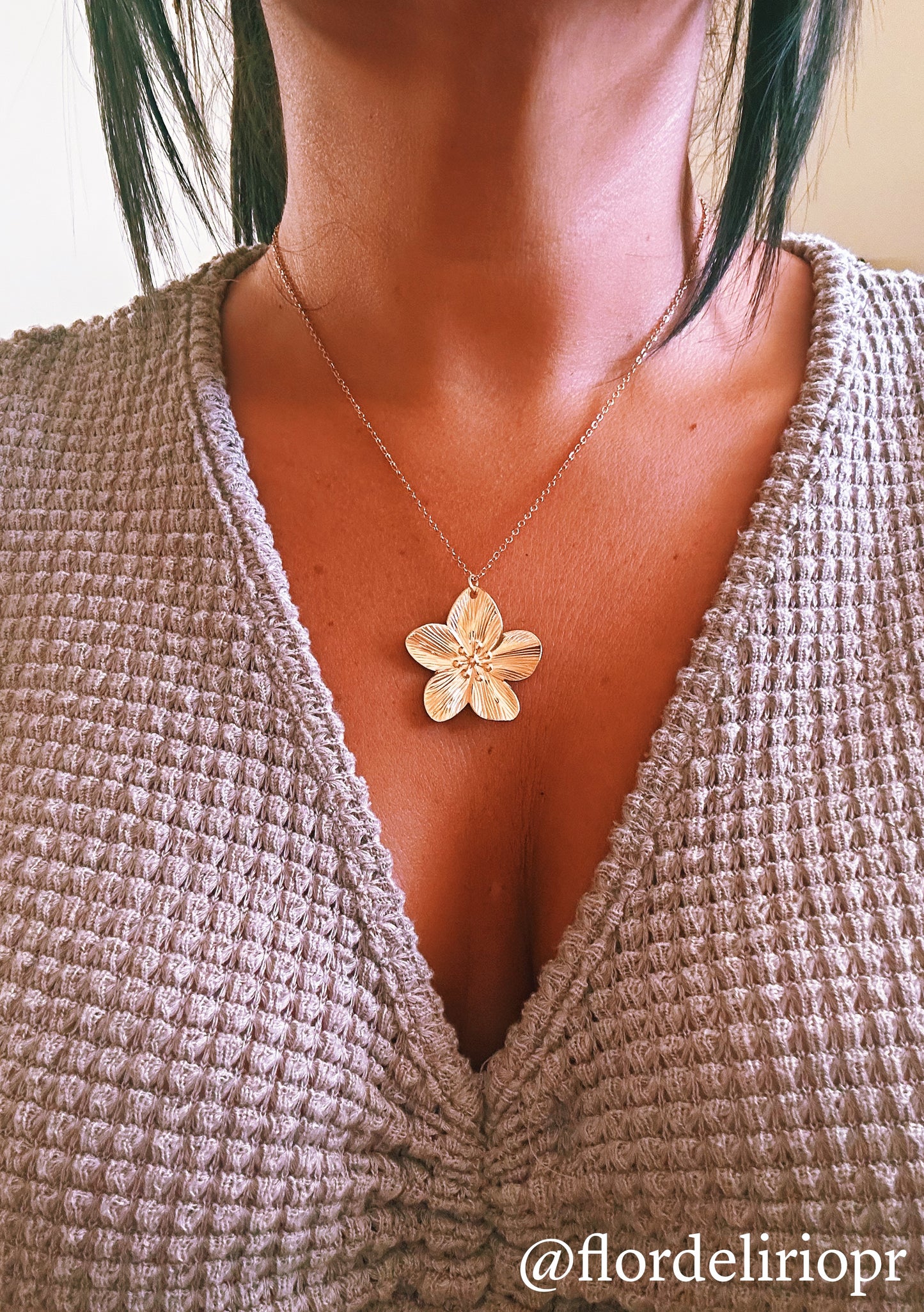 Flor necklace