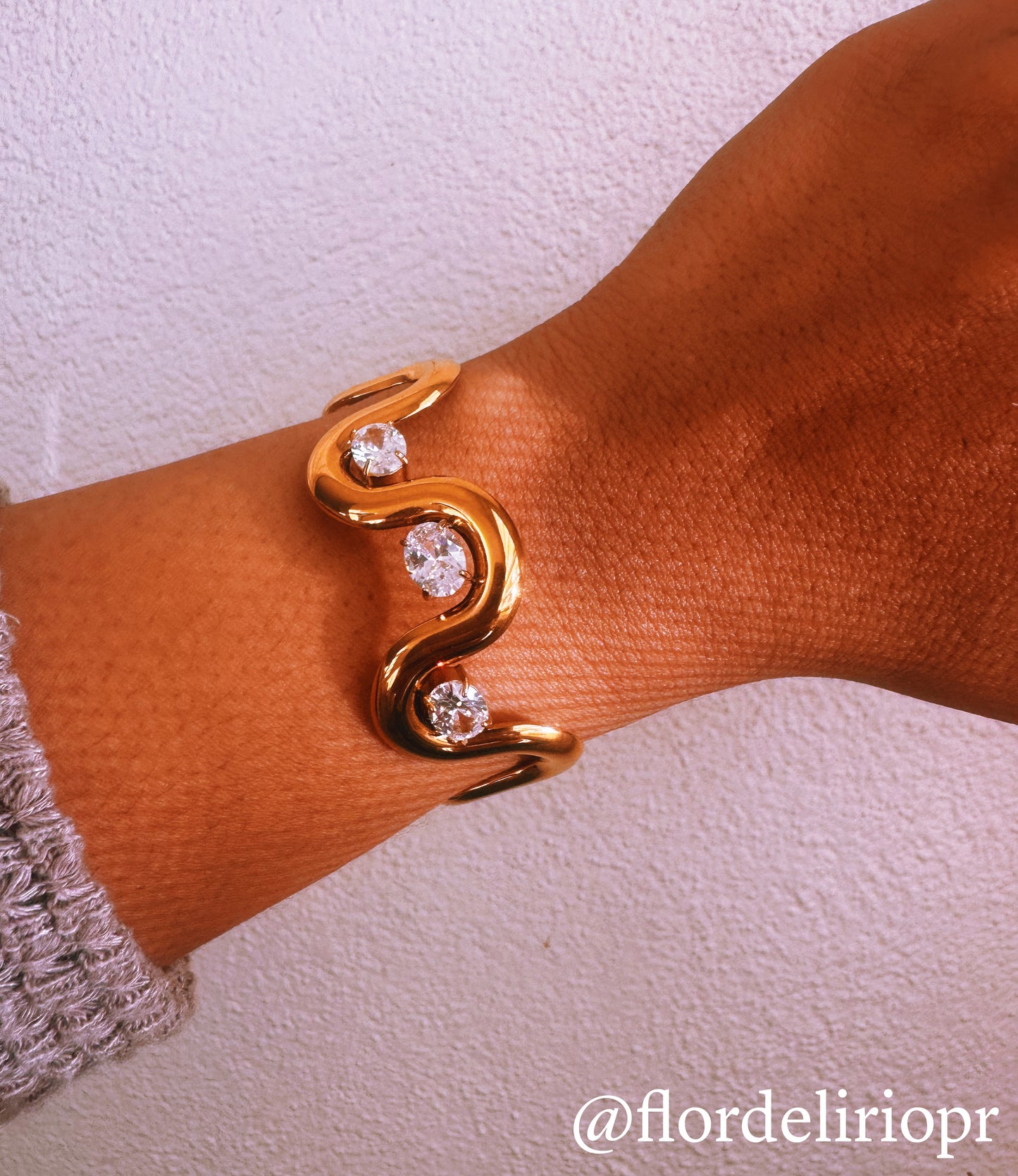 Zirconia wave cuff